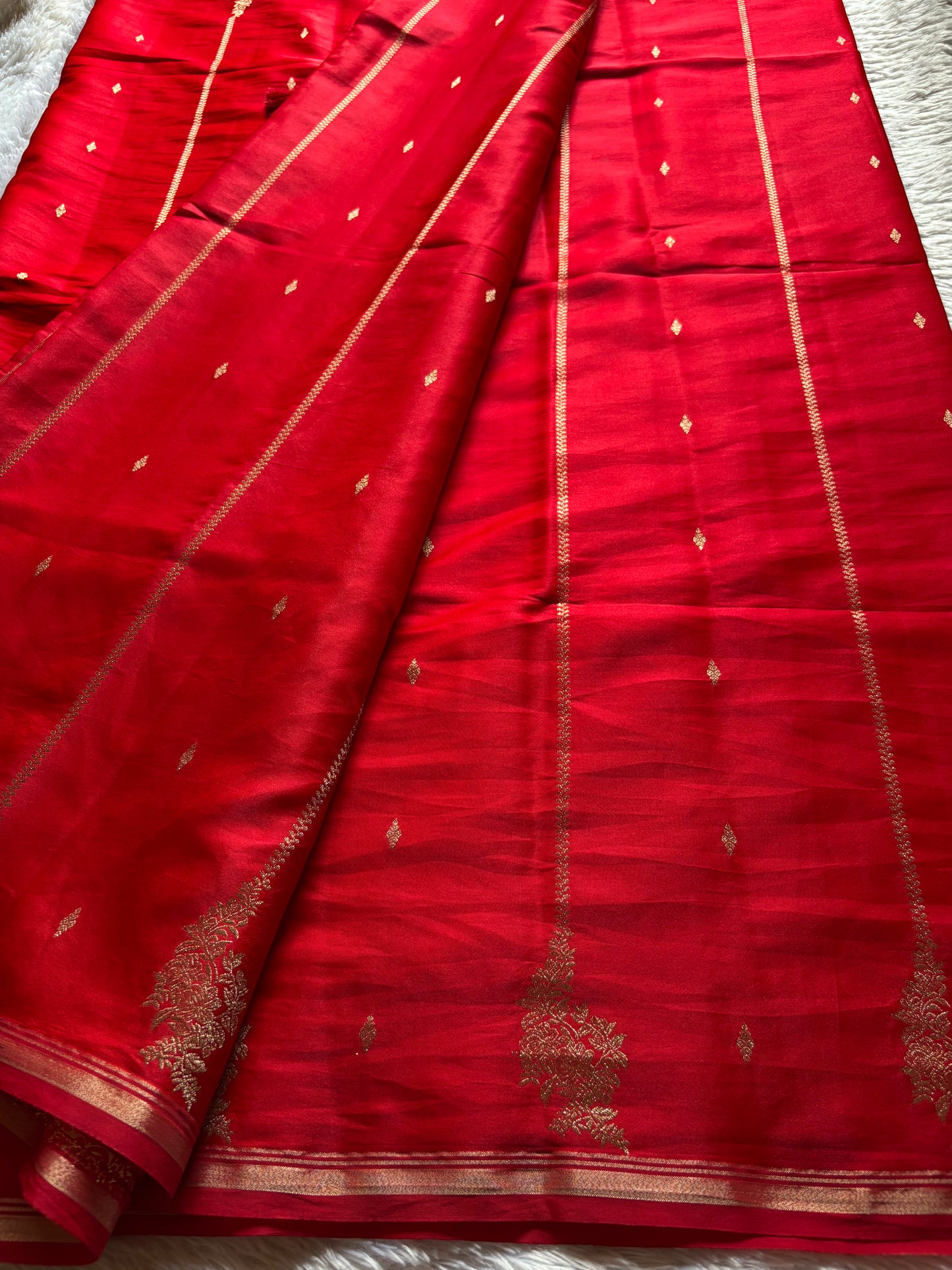 SS114 : Solid Dark red