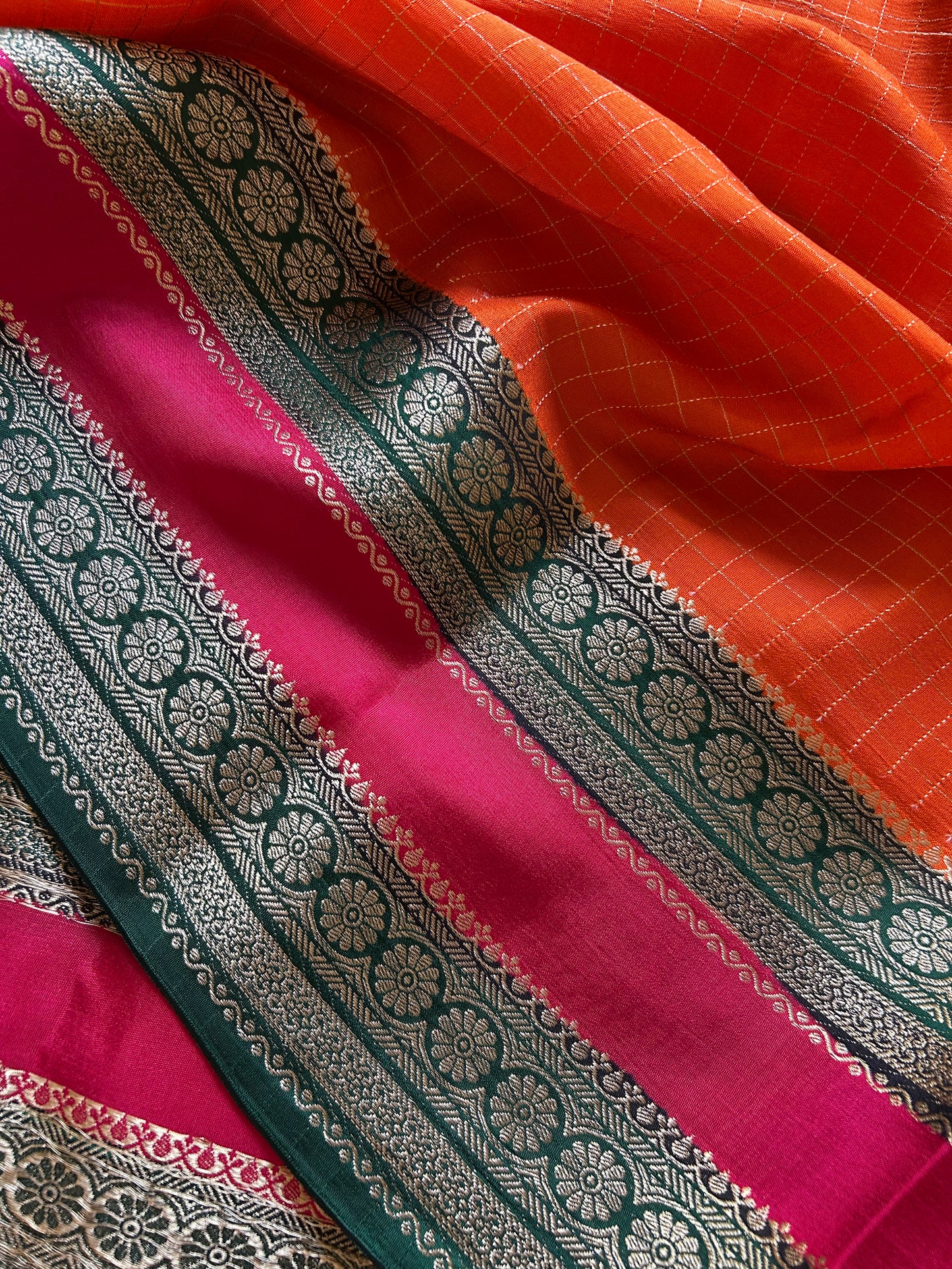 SS105 : Orange-pink-green