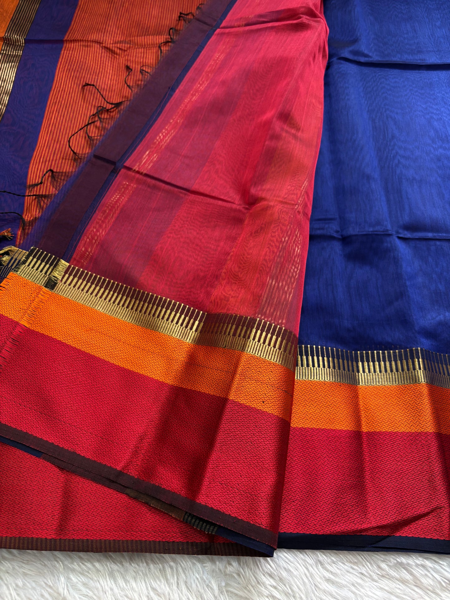 MCS101 (3D) : Dark blue-orange-red