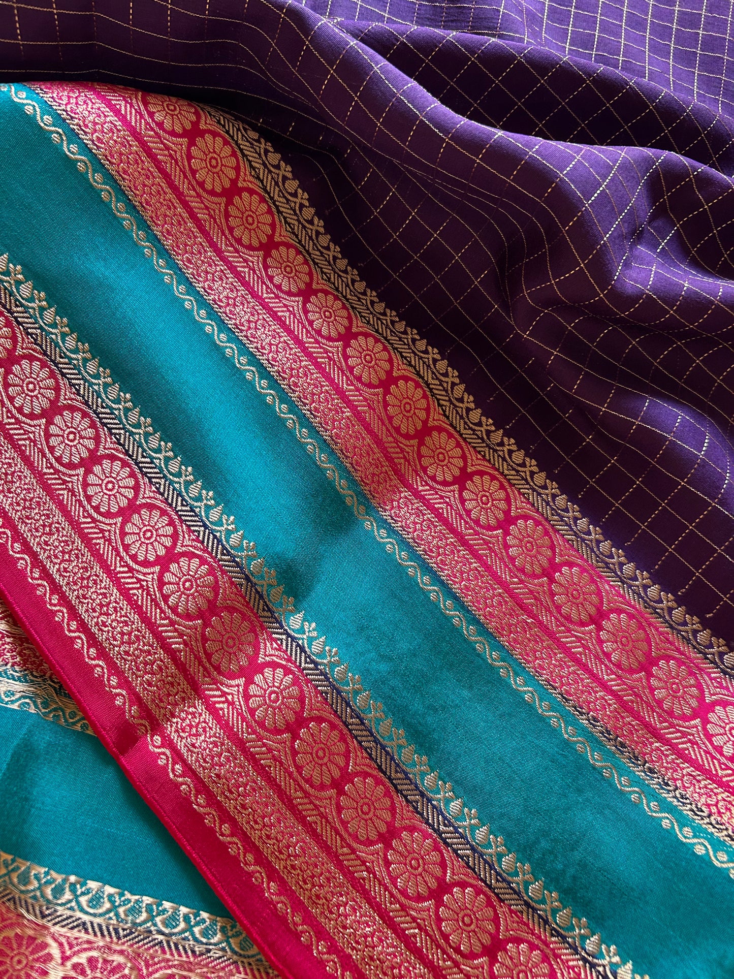 SS105 : Violet-rama green-pink