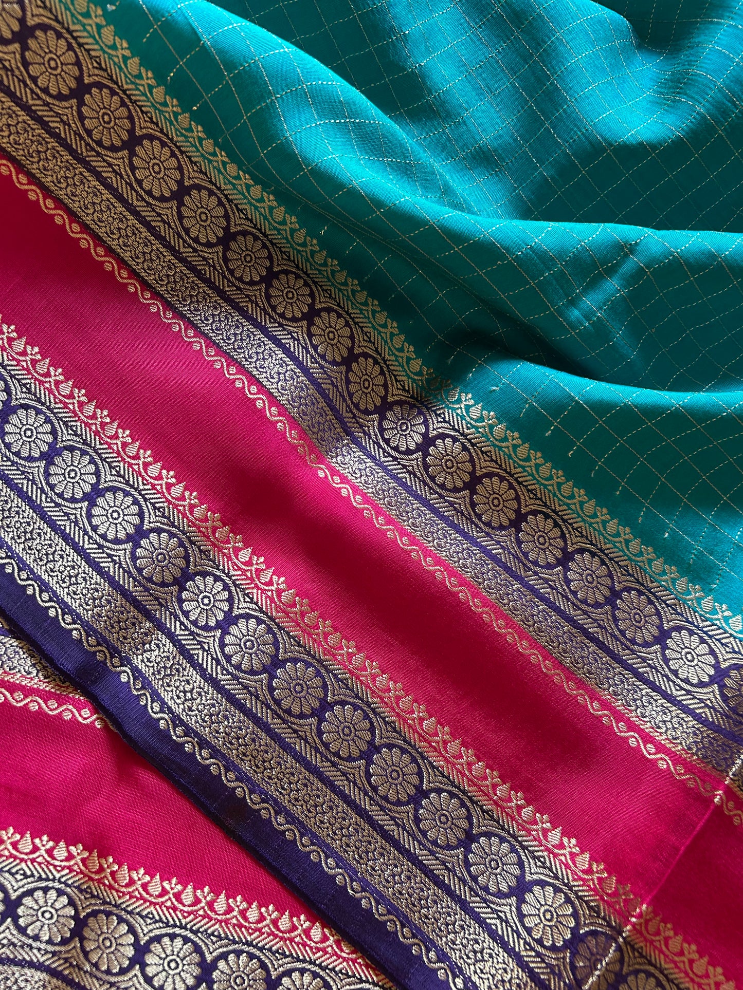 SS105 : Rama green-pink-violet