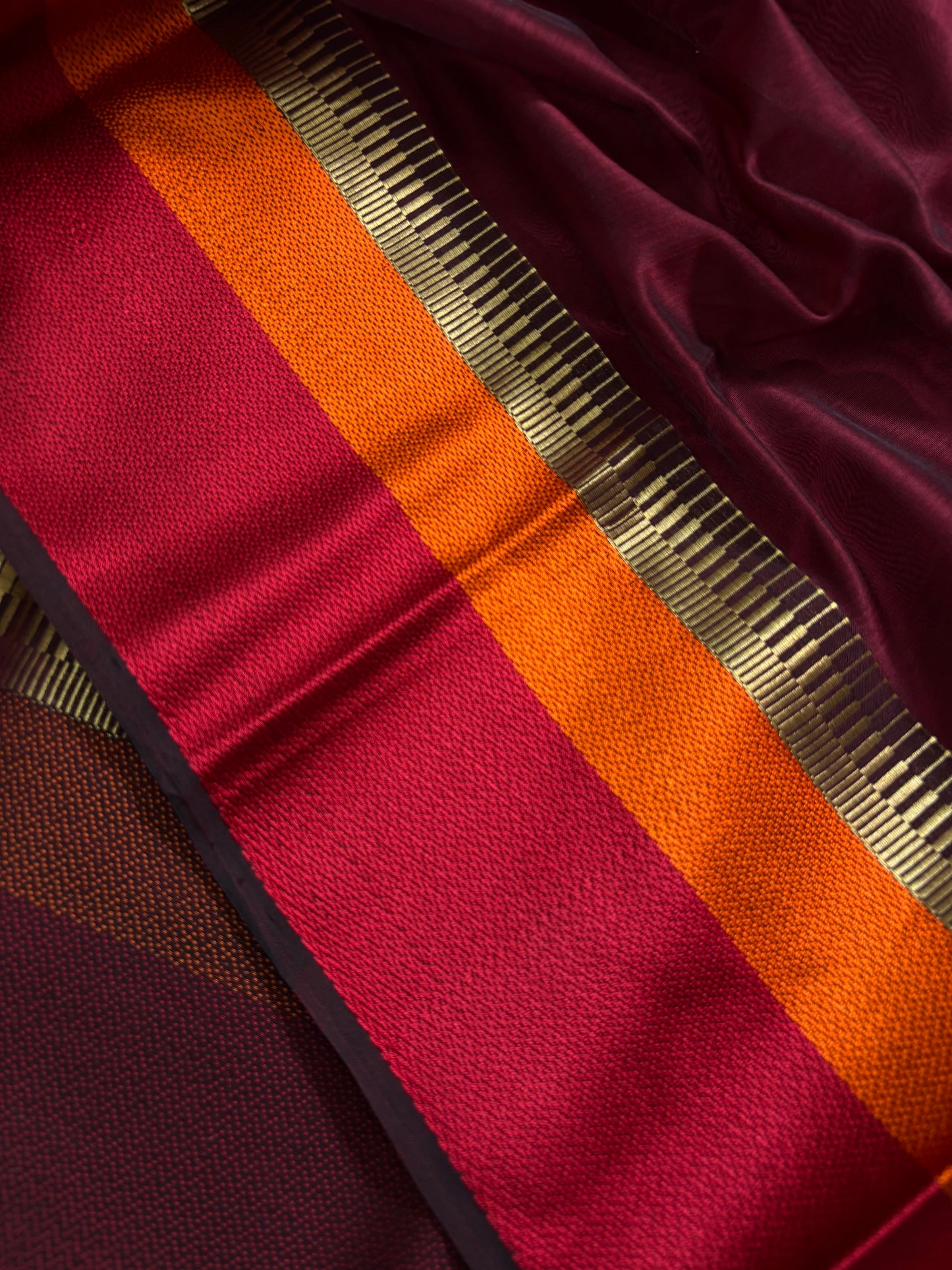MCS101 (3D) : Maroon-orange-red
