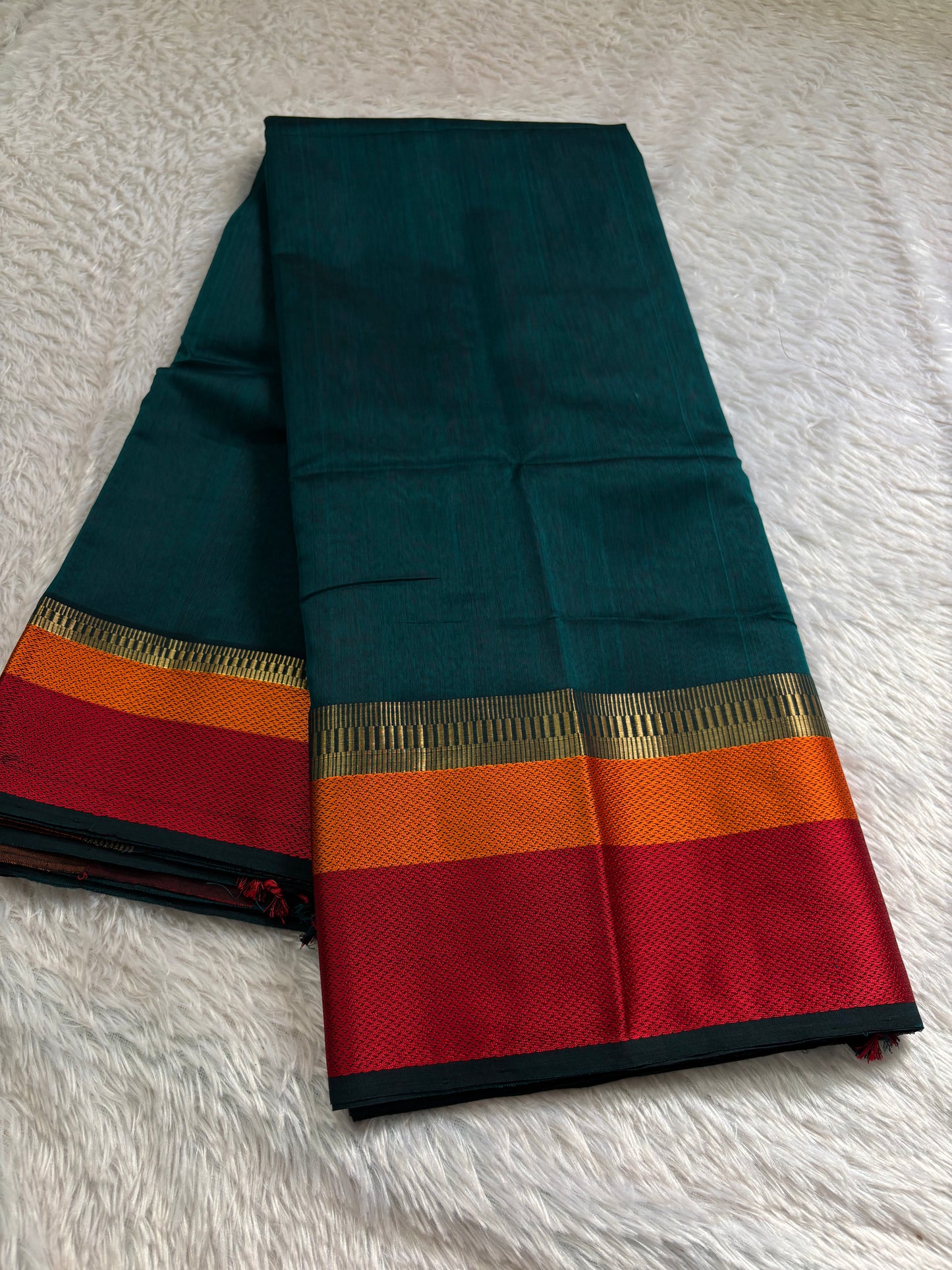 MCS101 (3D) : Peacock green-orange-red