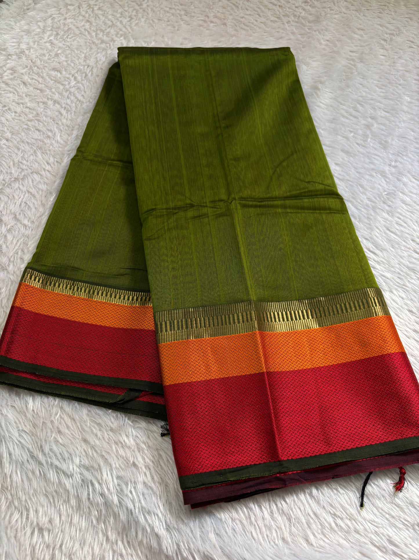 MCS101 (3D) : Moss green-orange-red
