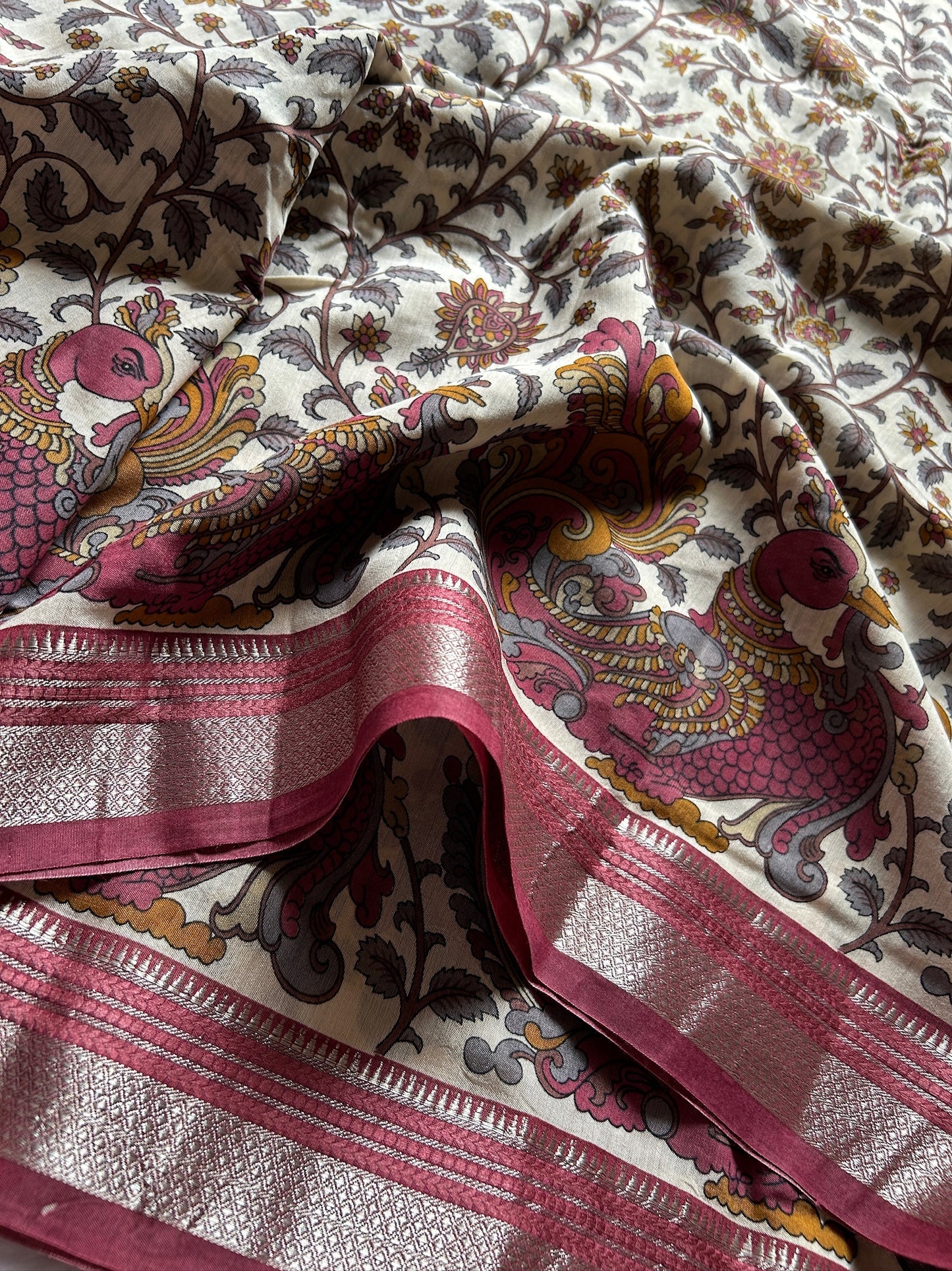 Sarala (2D) : Off white-brick red