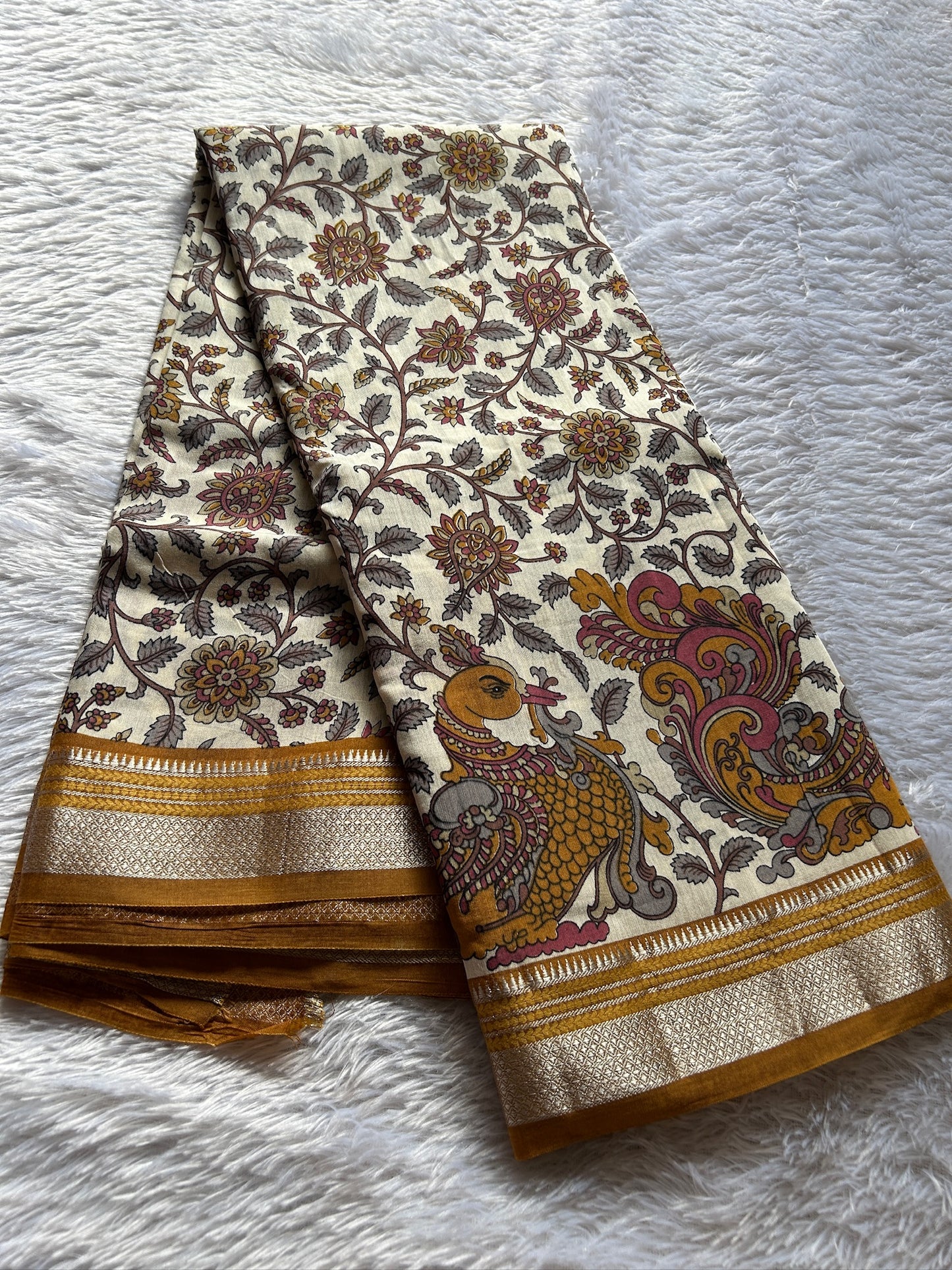 Sarala (2D) : Off white-mustard