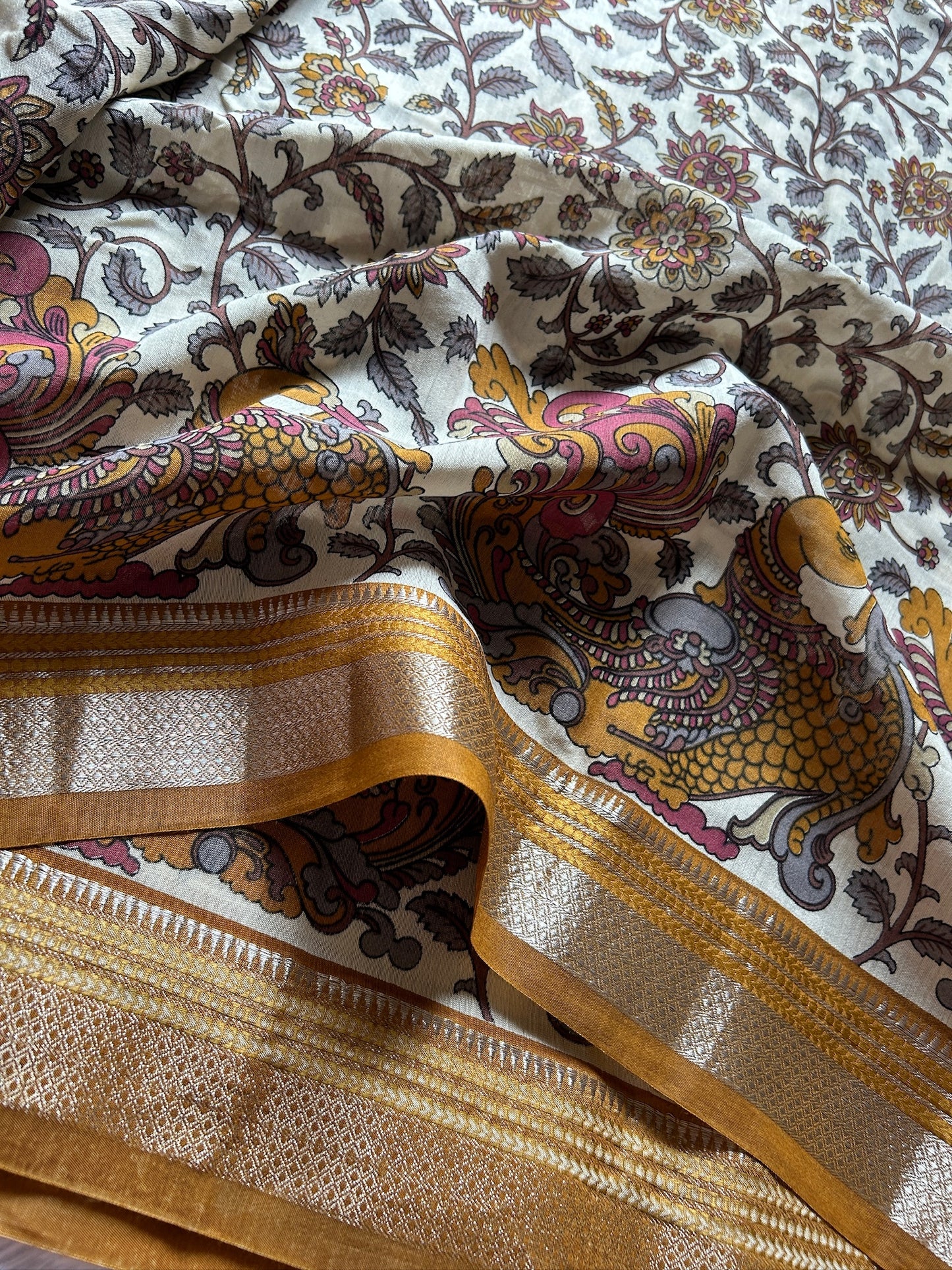 Sarala (2D) : Off white-mustard