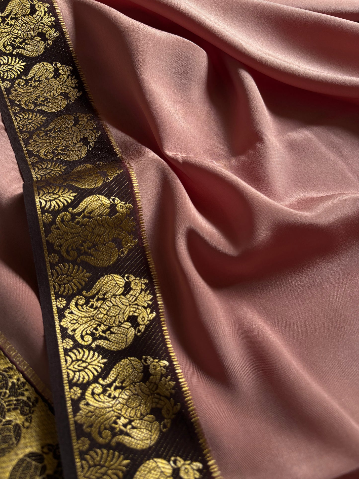 Veera (2D) : Powder pink-chocolate brown
