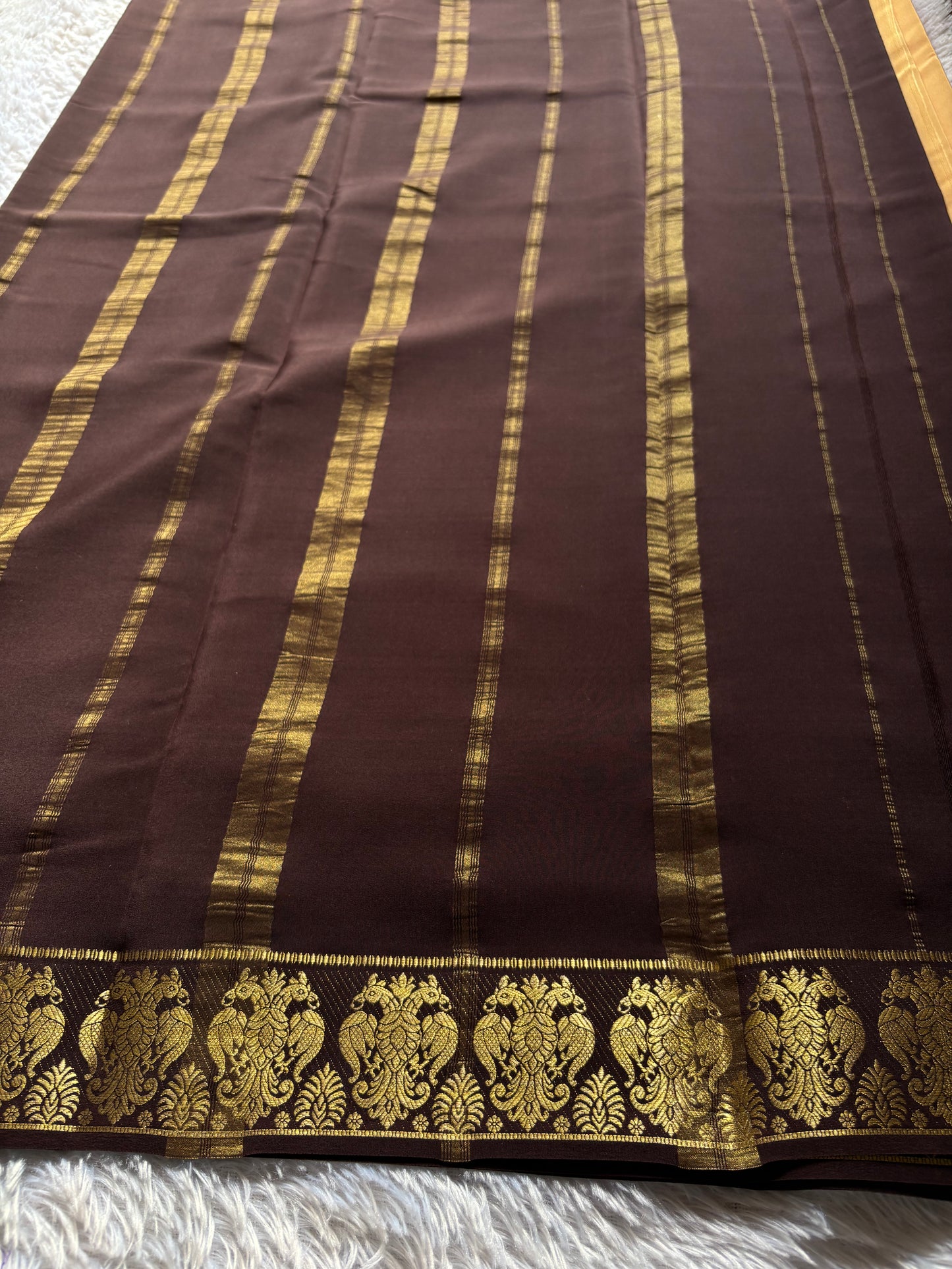 Veera (2D) : Creamish beige-chocolate brown