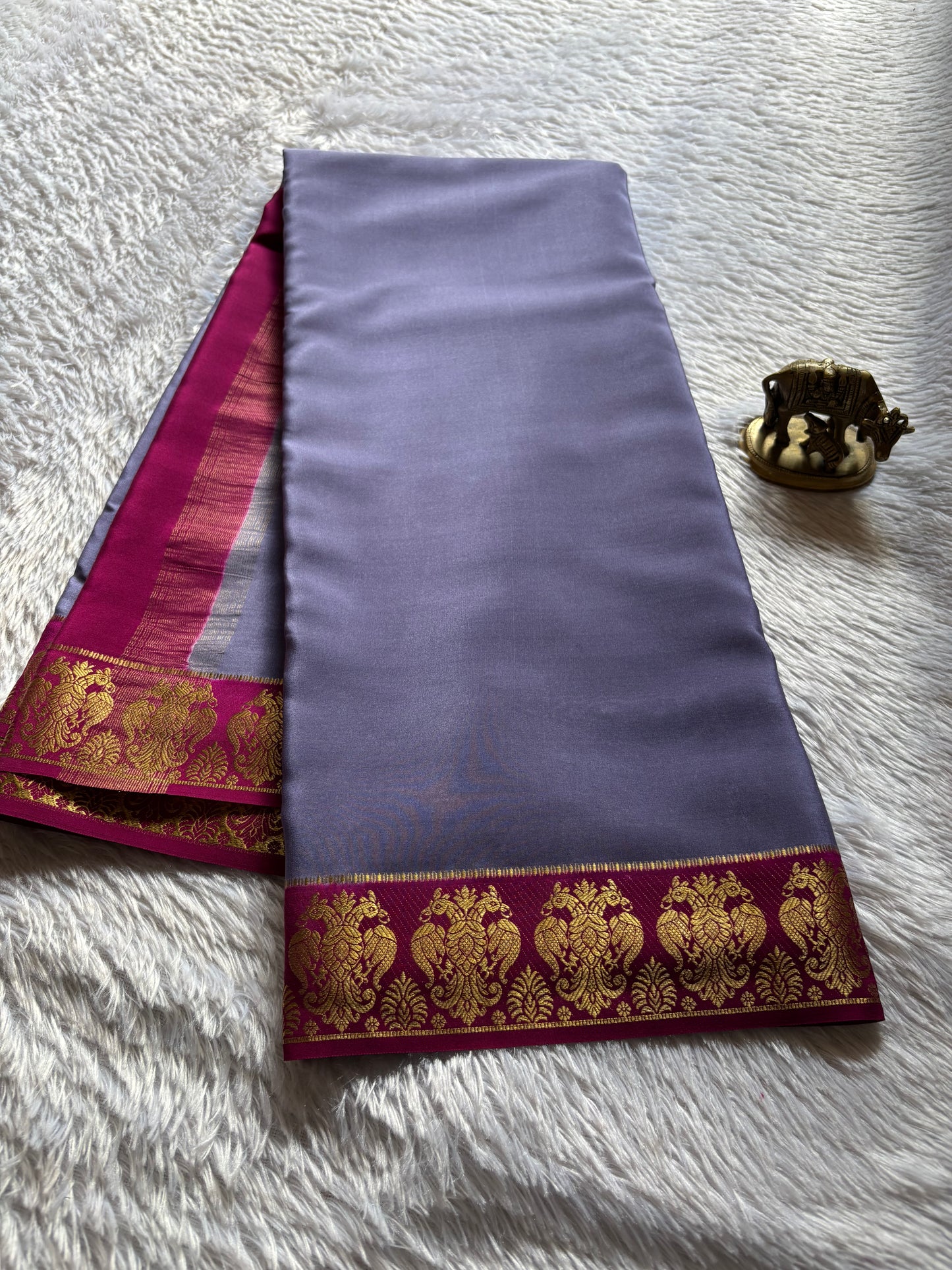 Veera (2D) : Greyish purple-deep magenta