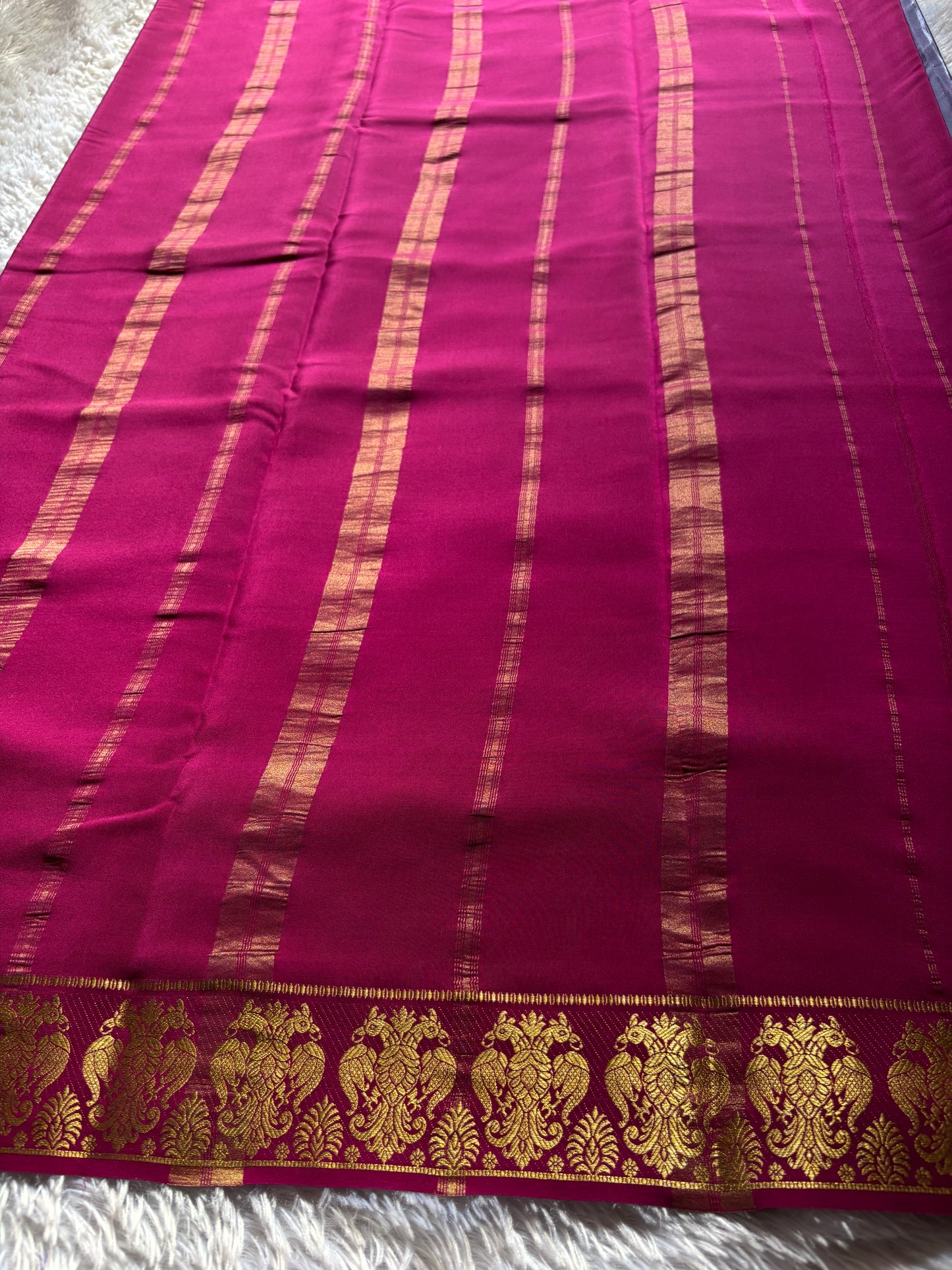 Veera (2D) : Greyish purple-deep magenta