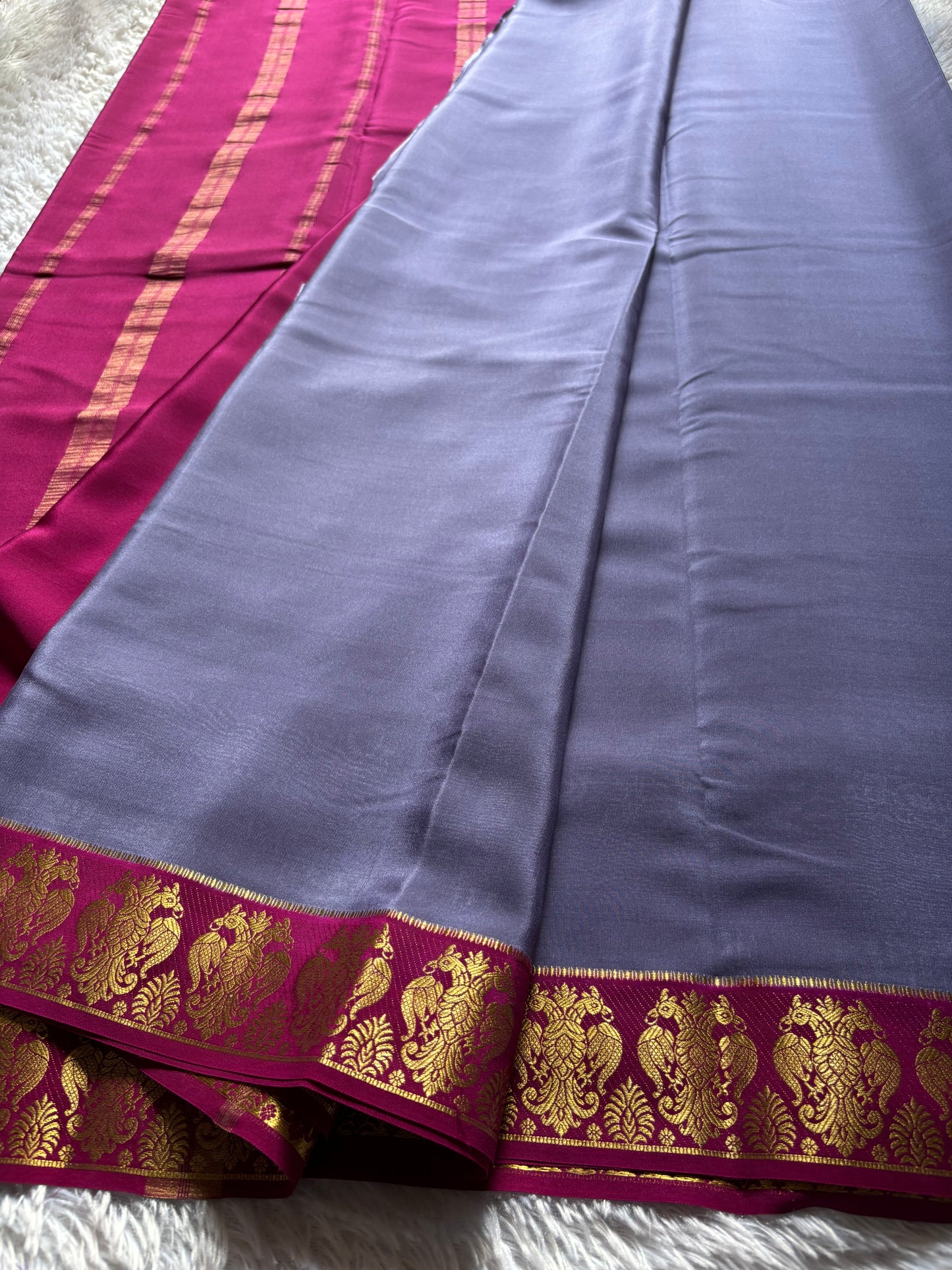 Veera (2D) : Greyish purple-deep magenta