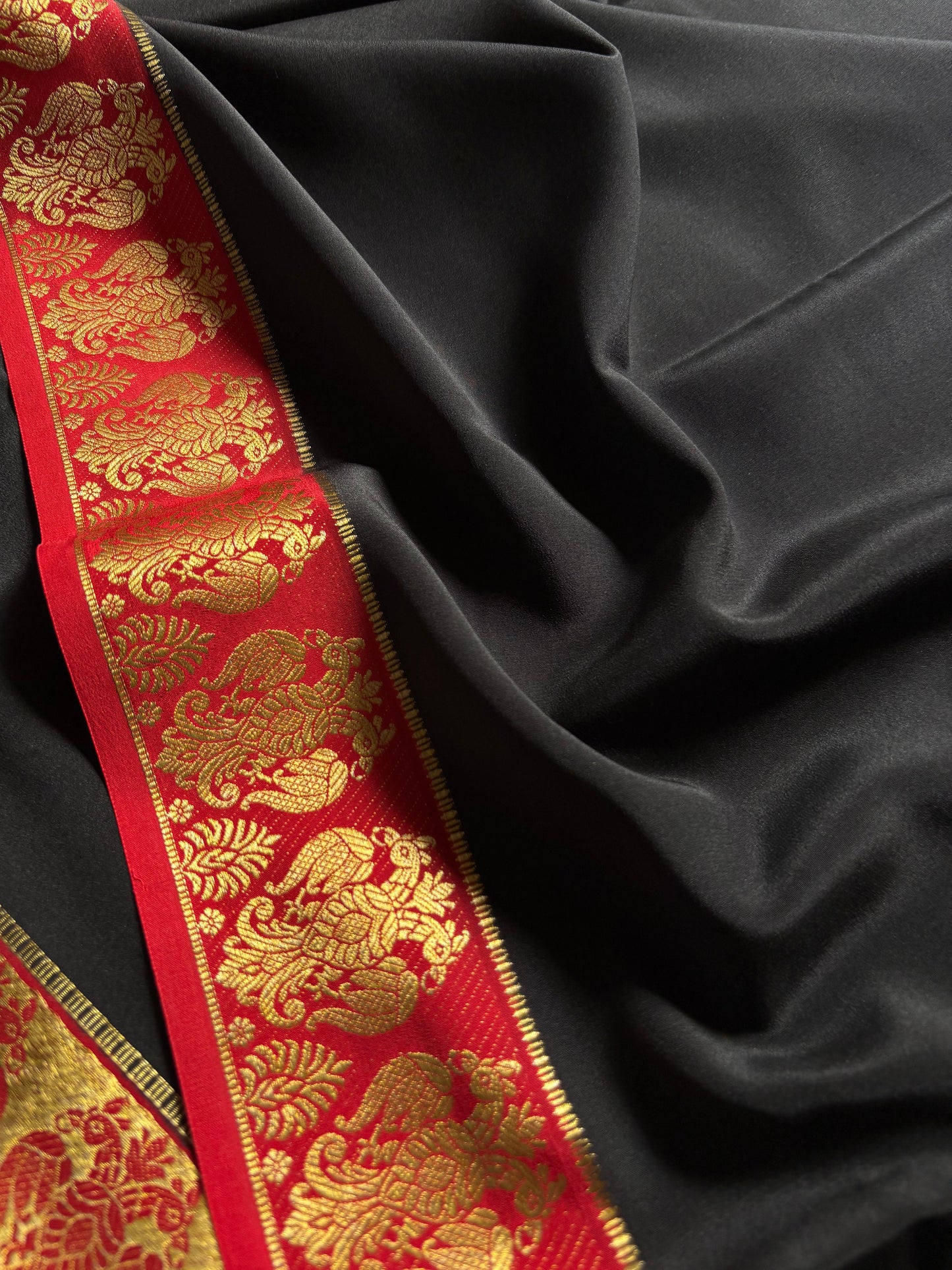 Veera (2D) : Black-red