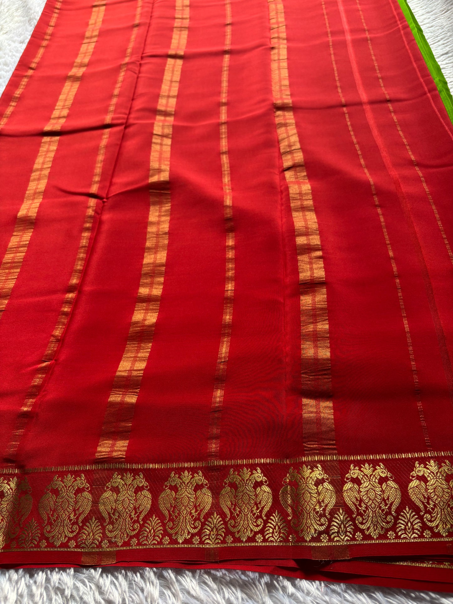 Veera (2D) : Parrot green-red
