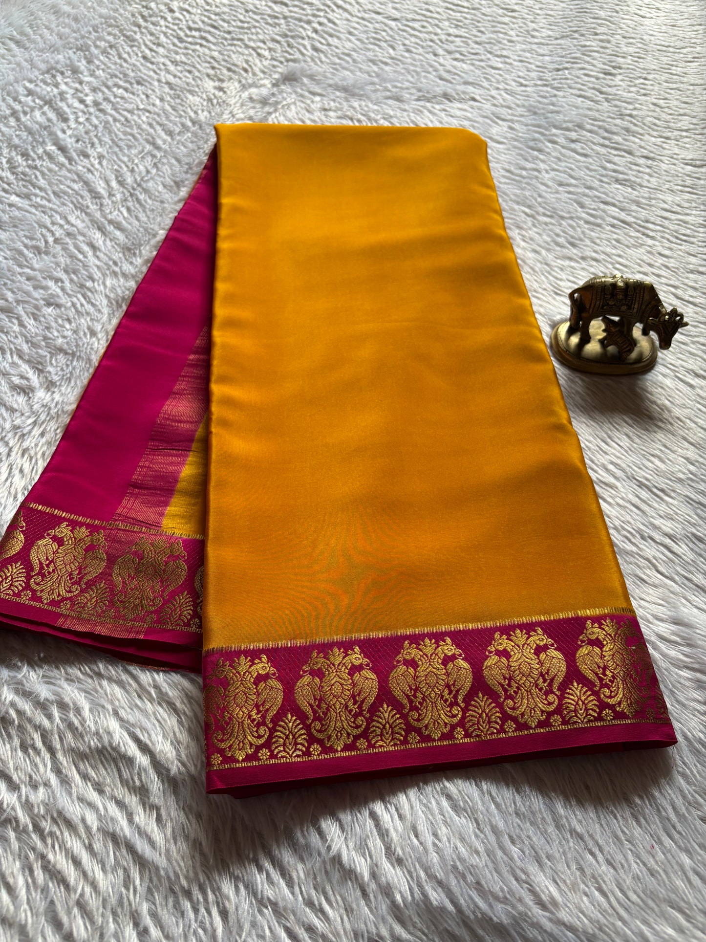 Veera (2D) : Golden yellow-rani pink
