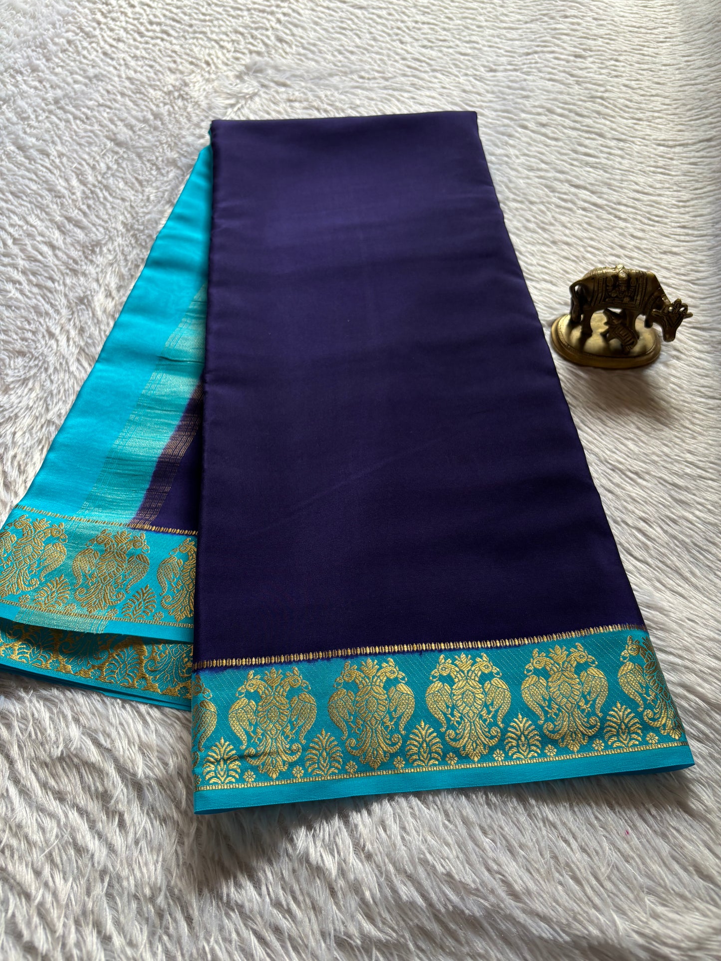 Veera (2D) : Navy blue-ananda blue