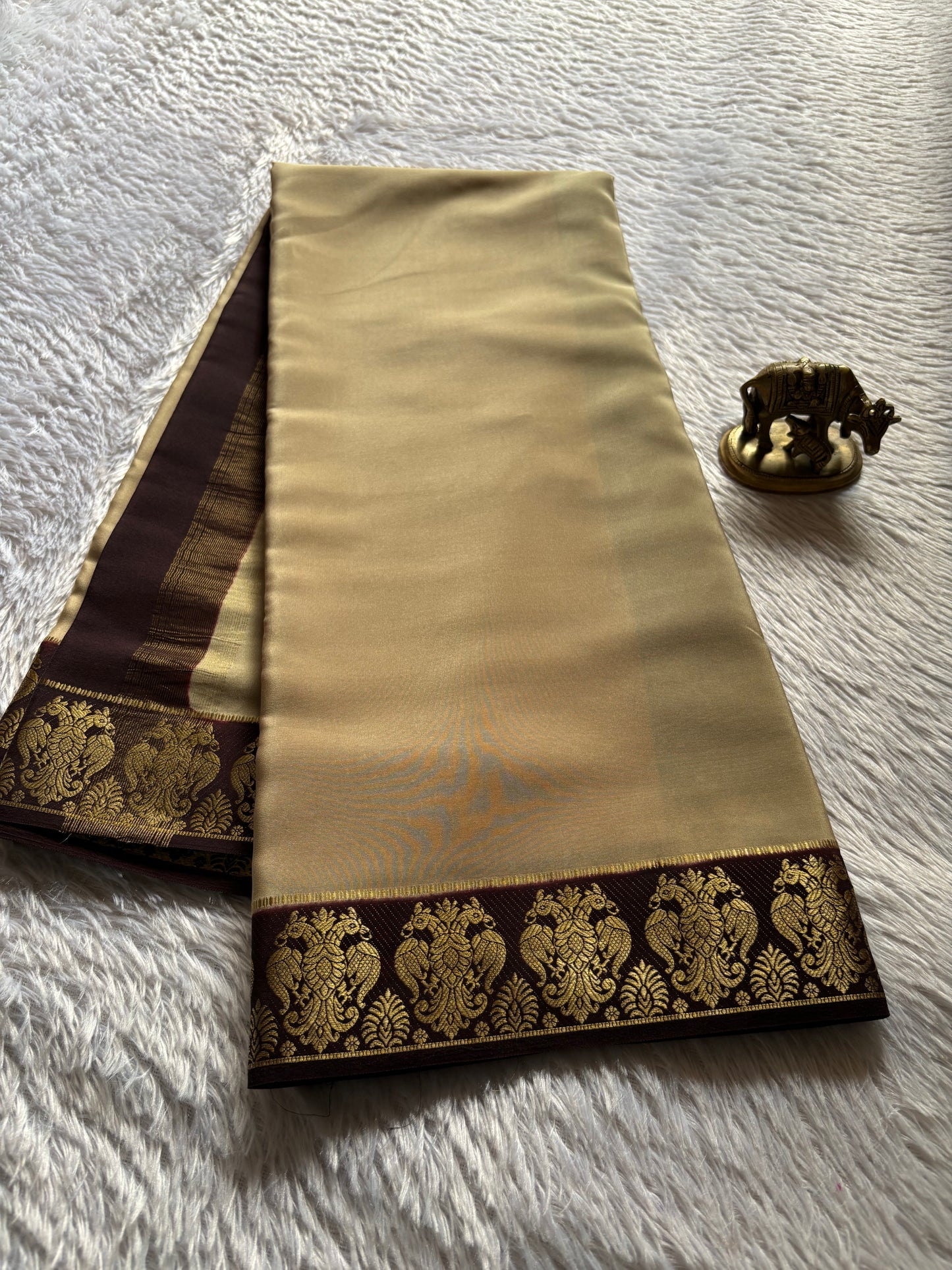 Veera (2D) : Chikoo beige-chocolate brown