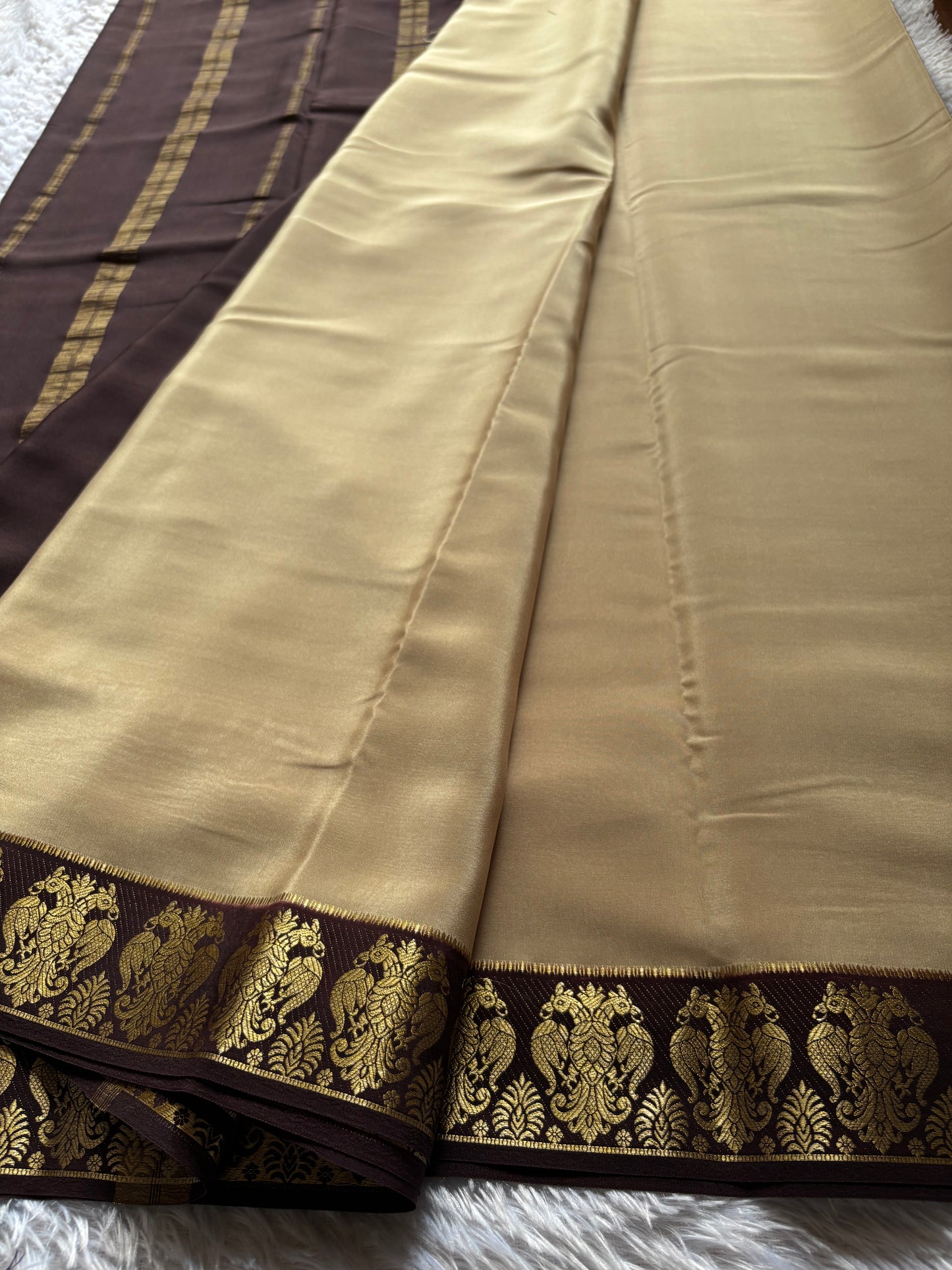 Veera (2D) : Chikoo beige-chocolate brown
