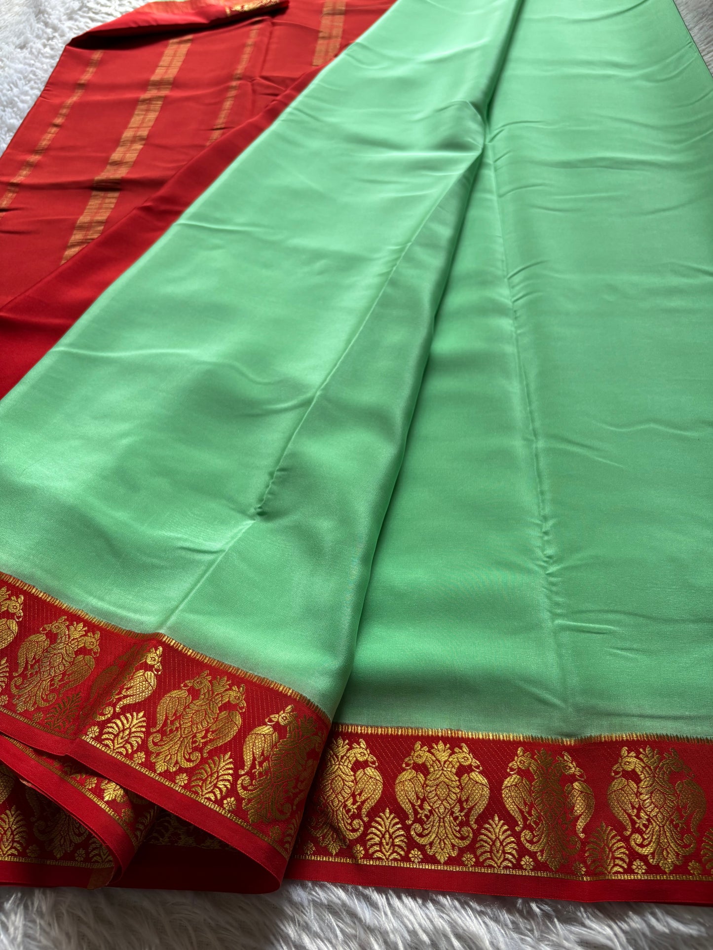 Veera (2D) : Mint green-red
