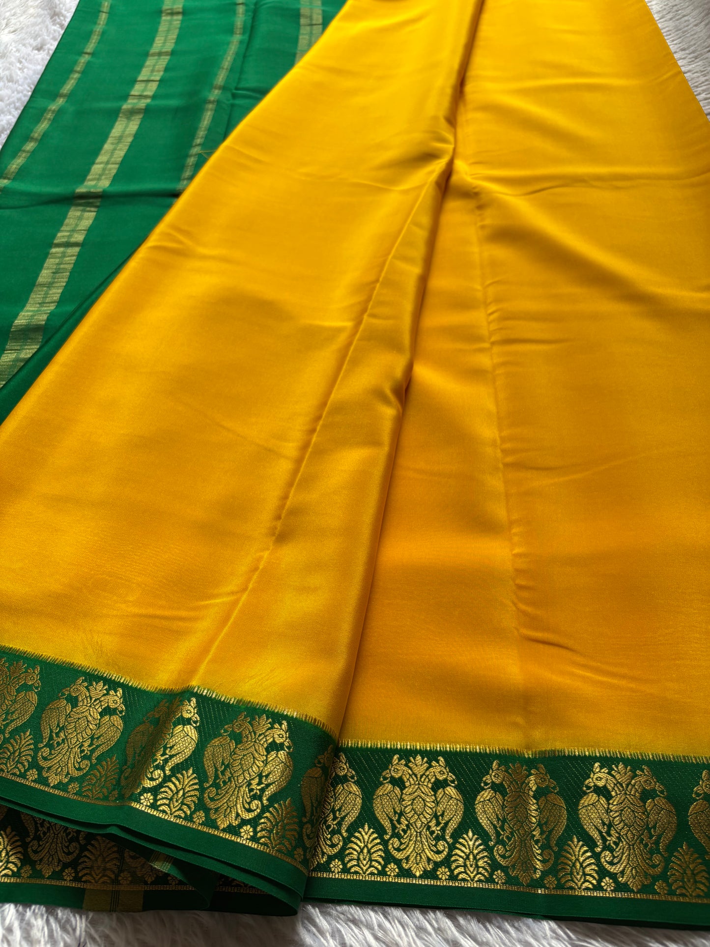 Veera (2D) : Yellow-bottle green