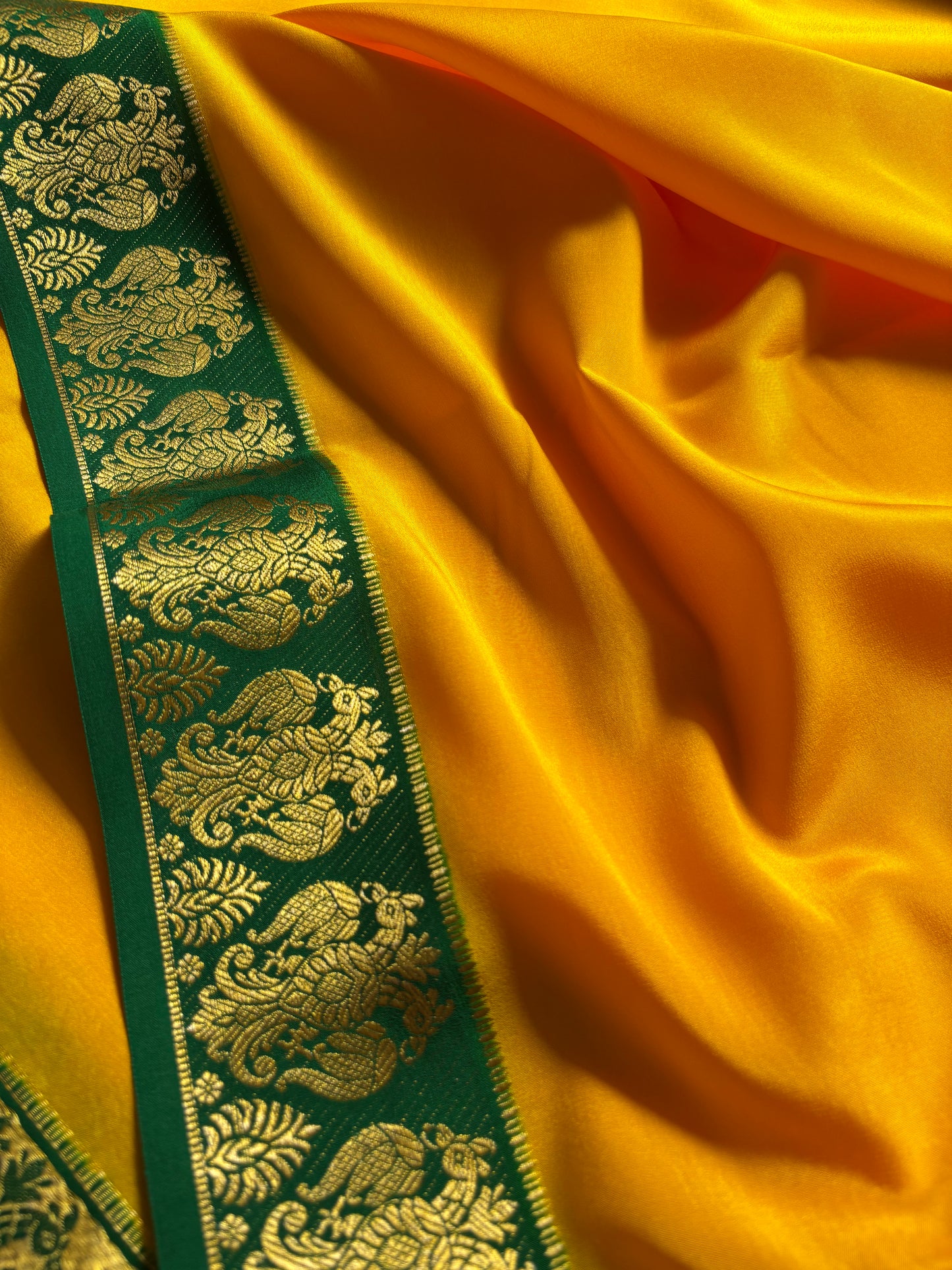 Veera (2D) : Yellow-bottle green