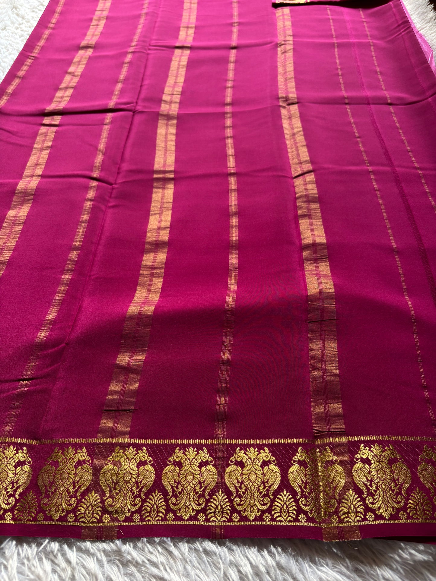 Veera (2D) : Candy pink-Deep magenta