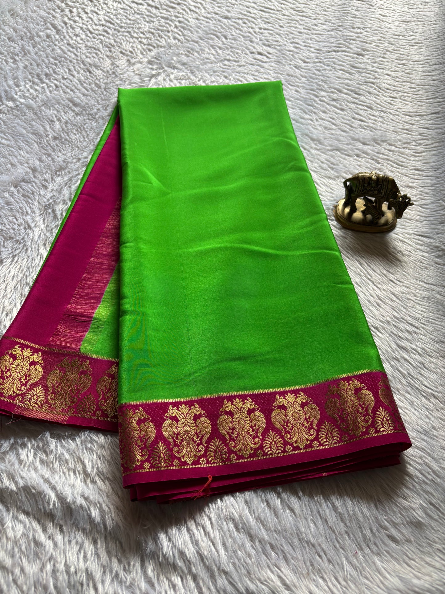 Veera (2D) : Parrot green-rani pink