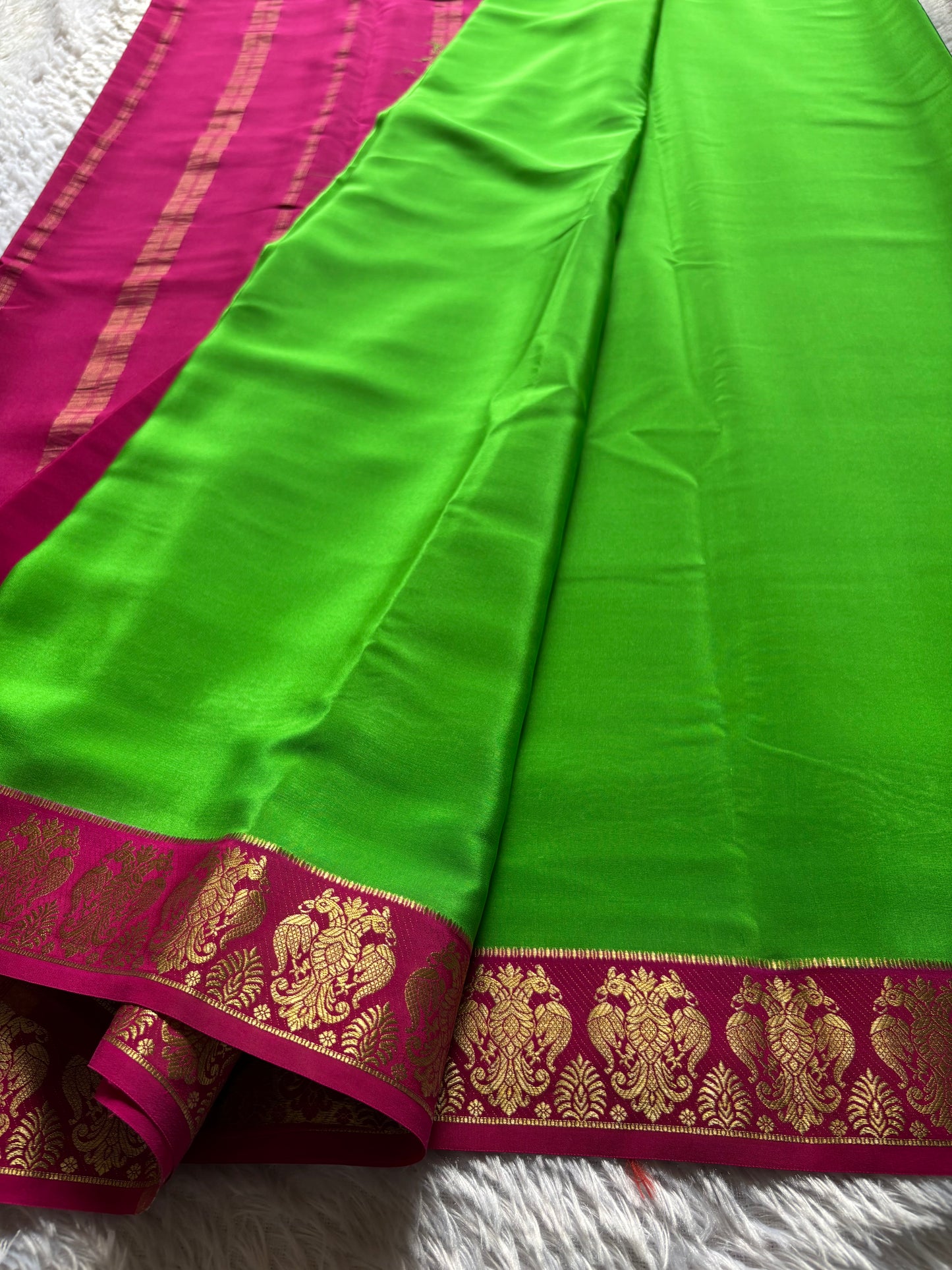 Veera (2D) : Parrot green-rani pink