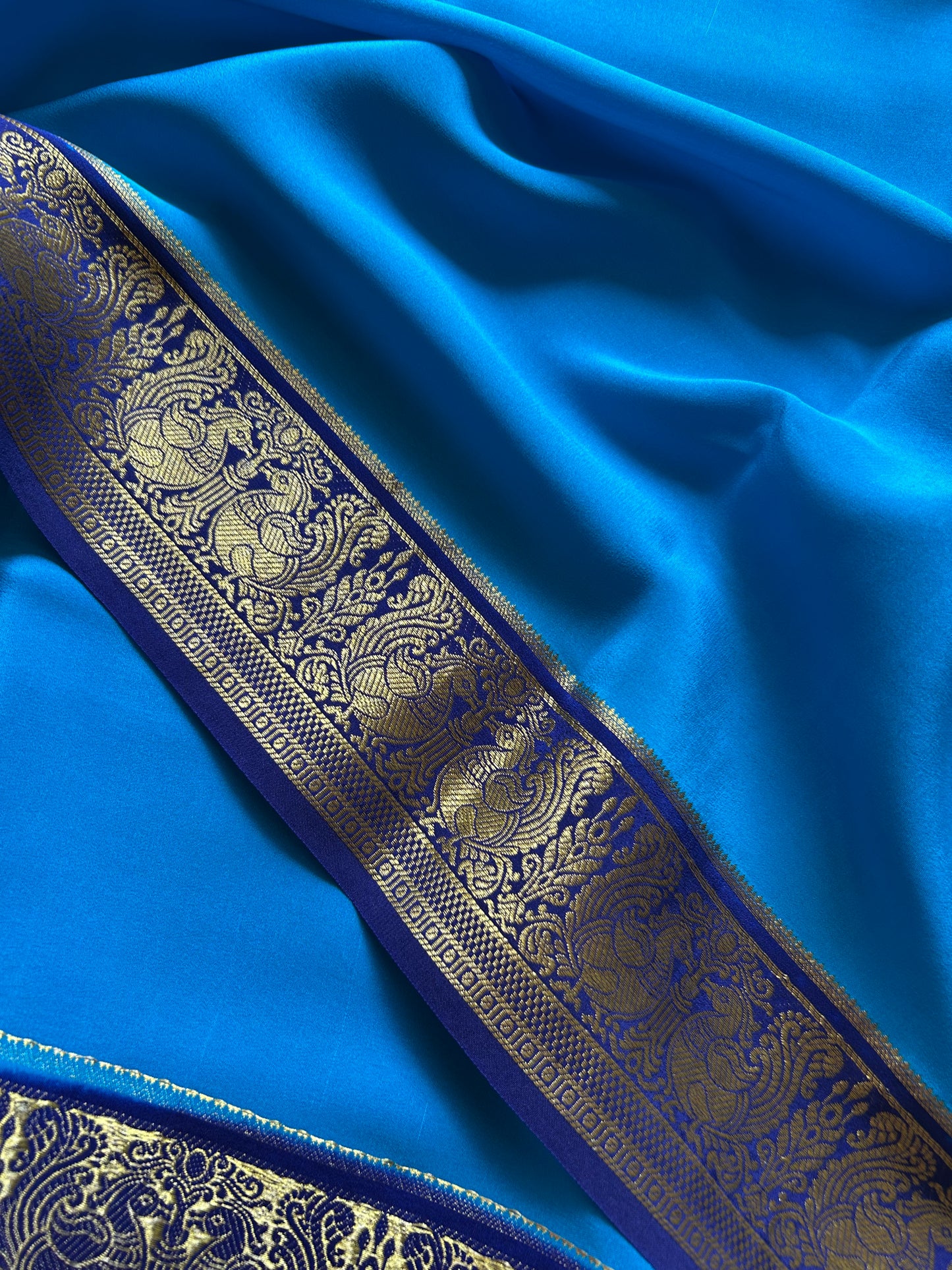 Nartaki (2D) : Ananda blue-navy blue