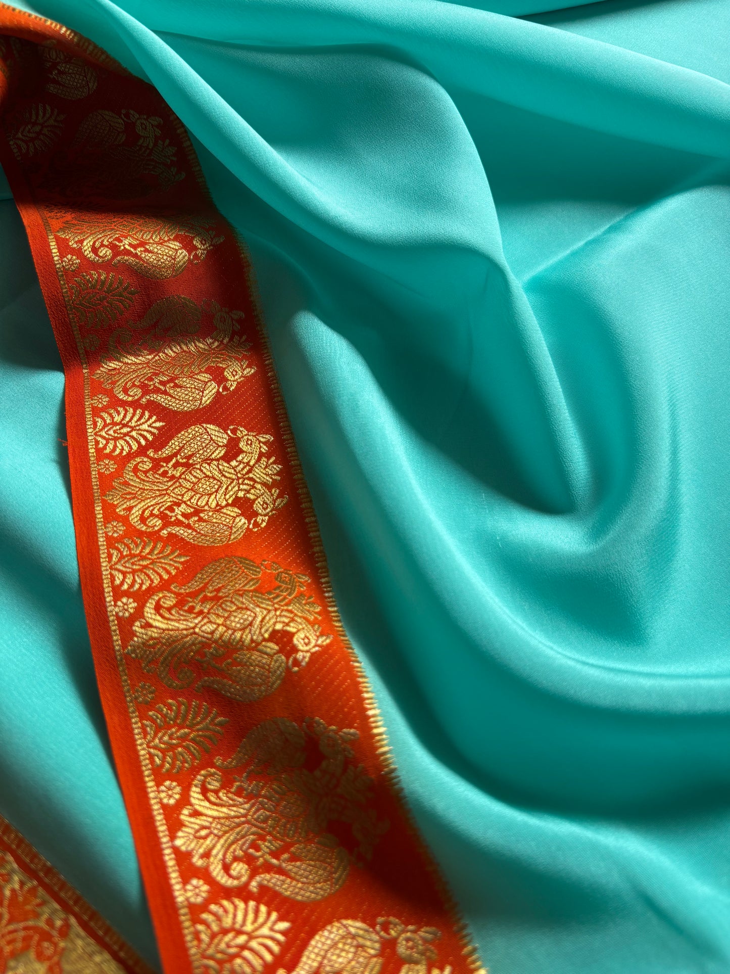 Veera (2D) : Sea blue-orange