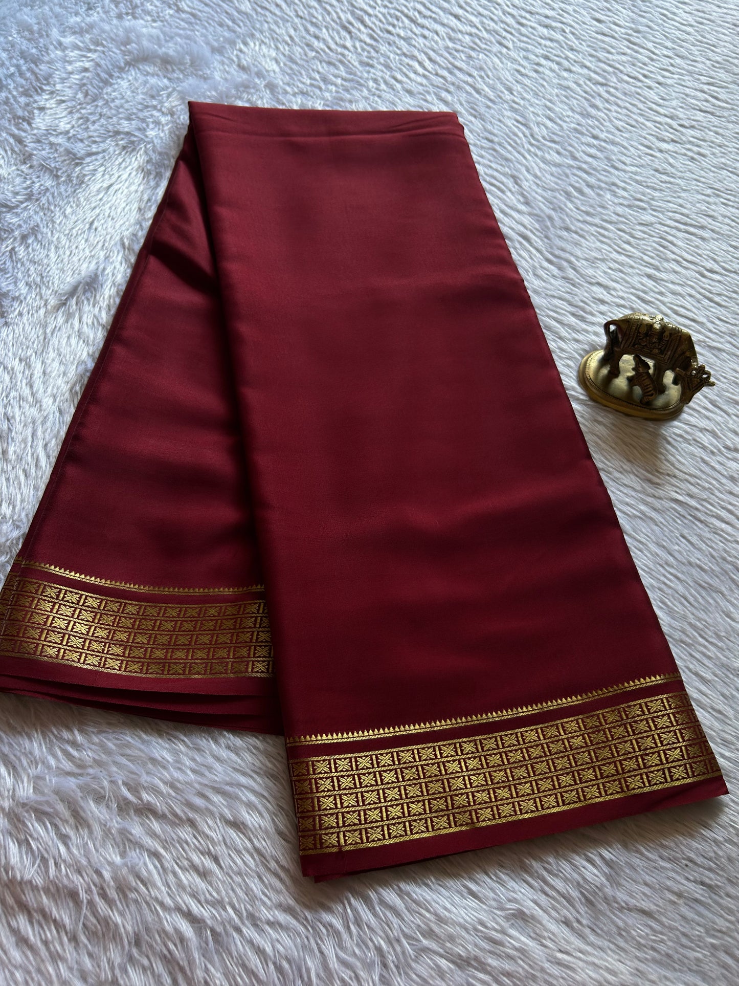 Charvi : Solid Maroon