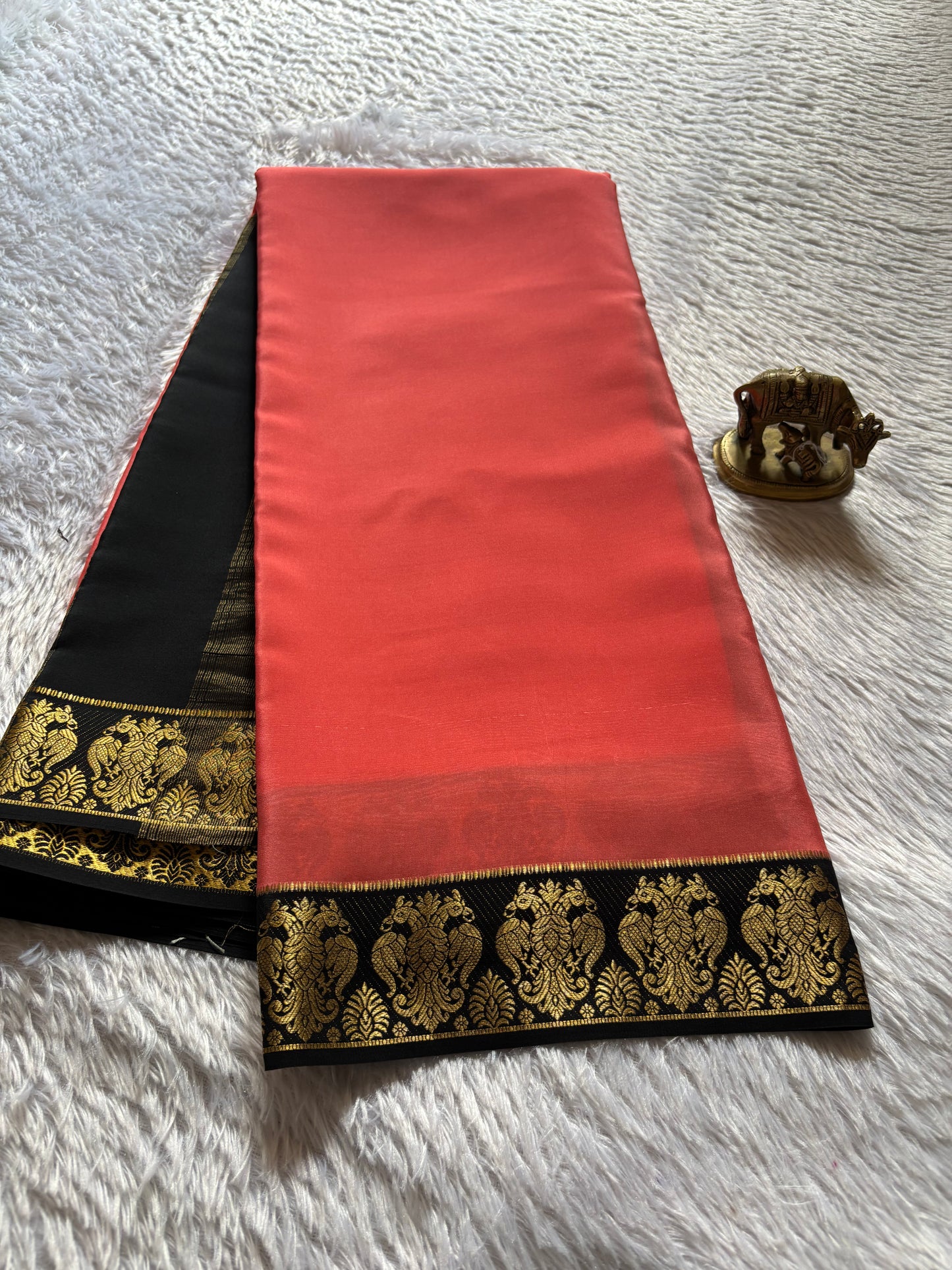 Veera (2D) : Coral pink-black