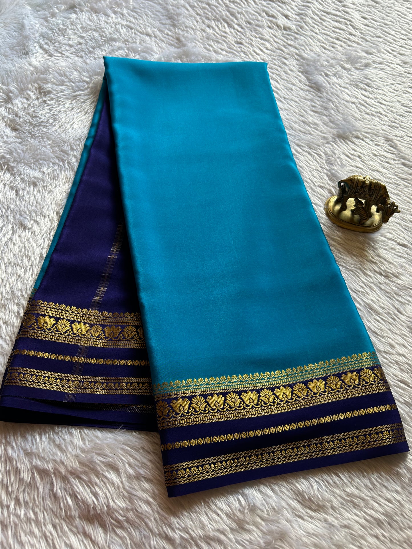 Padmaja (2D) : Ananda blue-navy blue