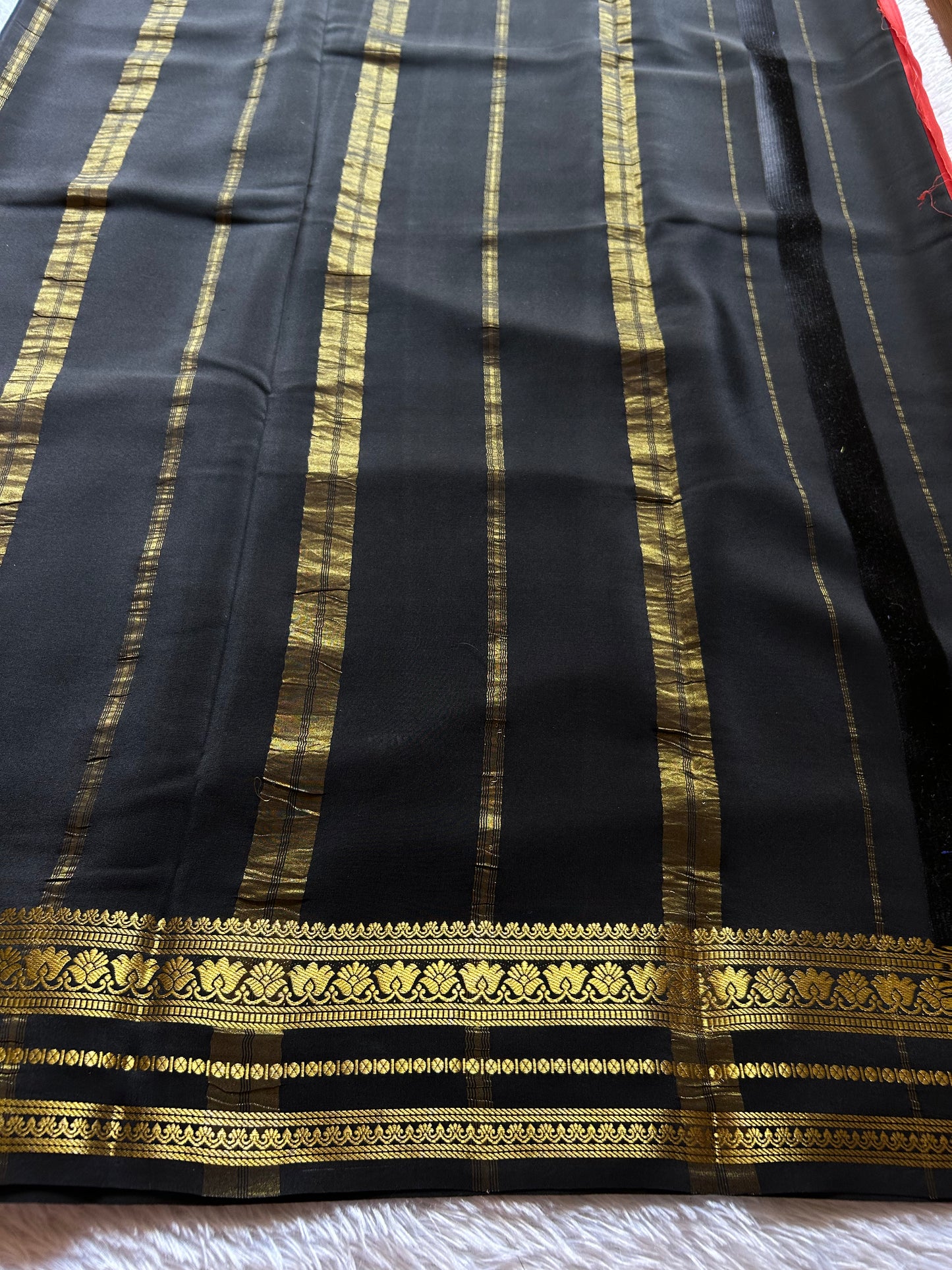 Padmaja (2D) : Coral-black