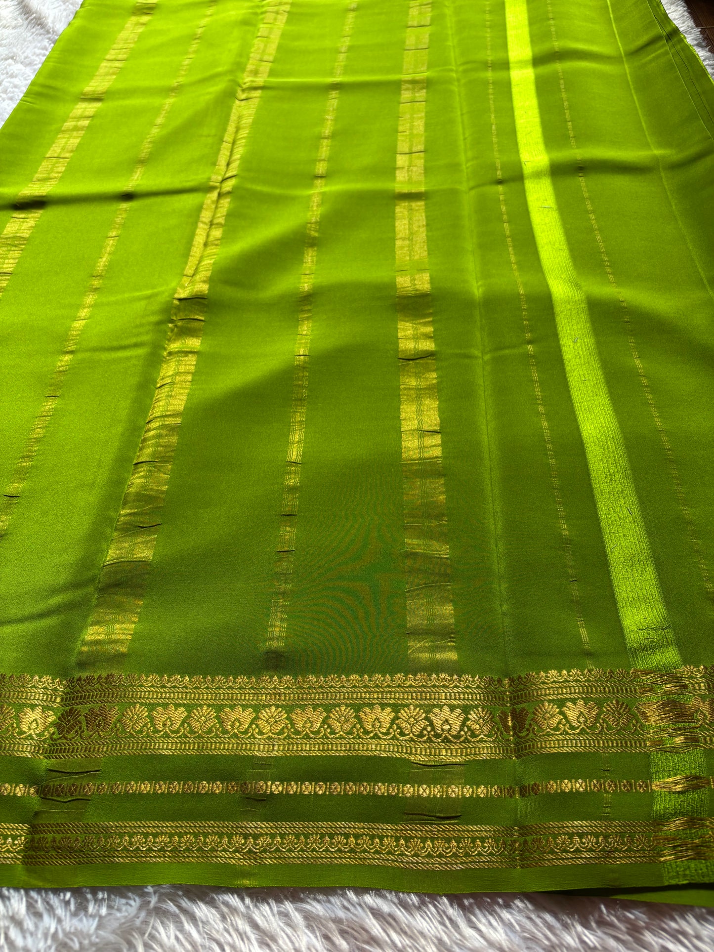 Padmaja : Solid Mehendi green