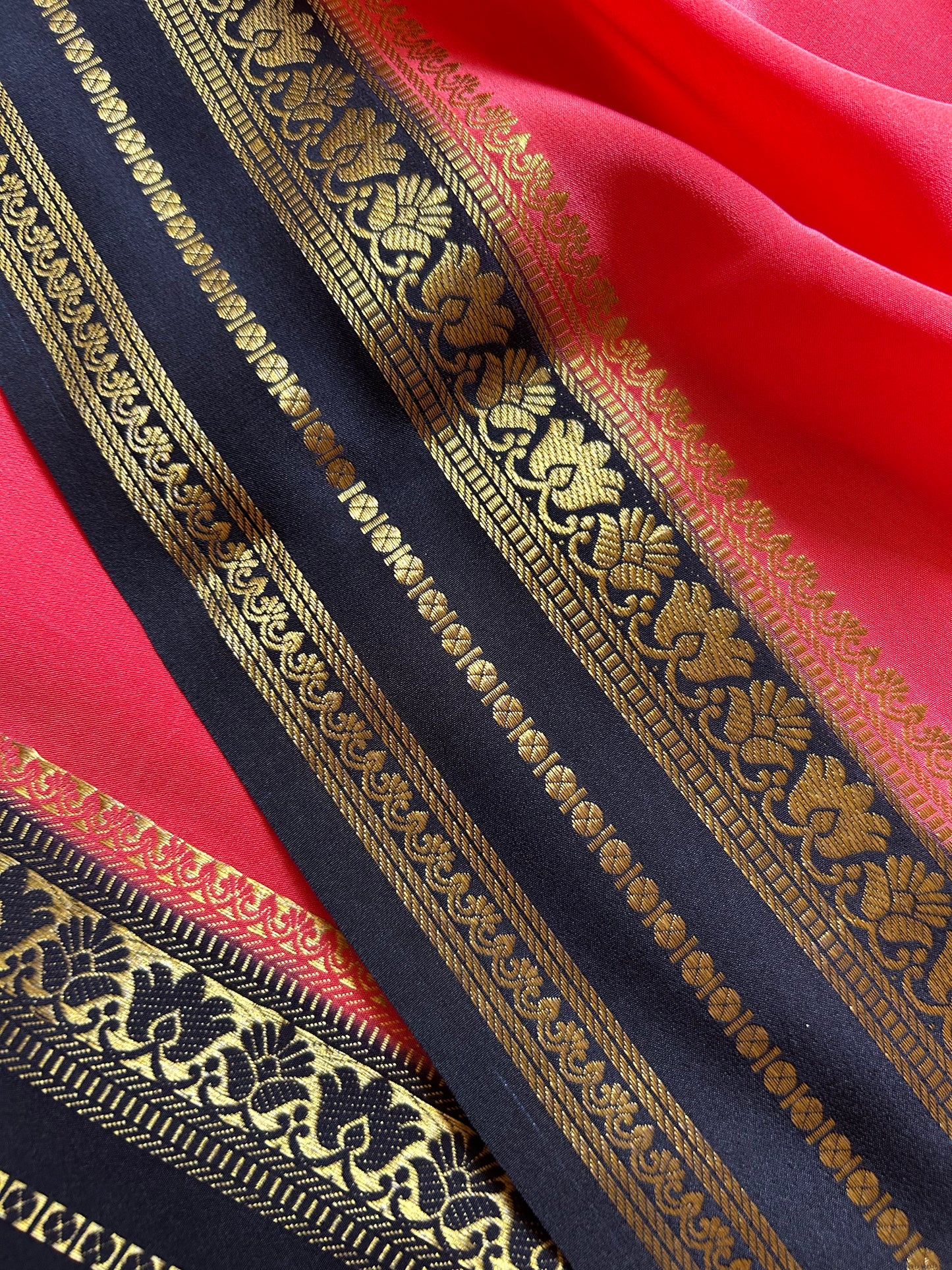 Padmaja (2D) : Coral-black