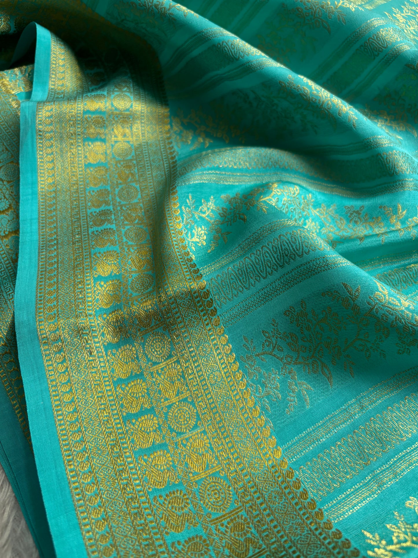 Vydurya : Solid Aqua blue