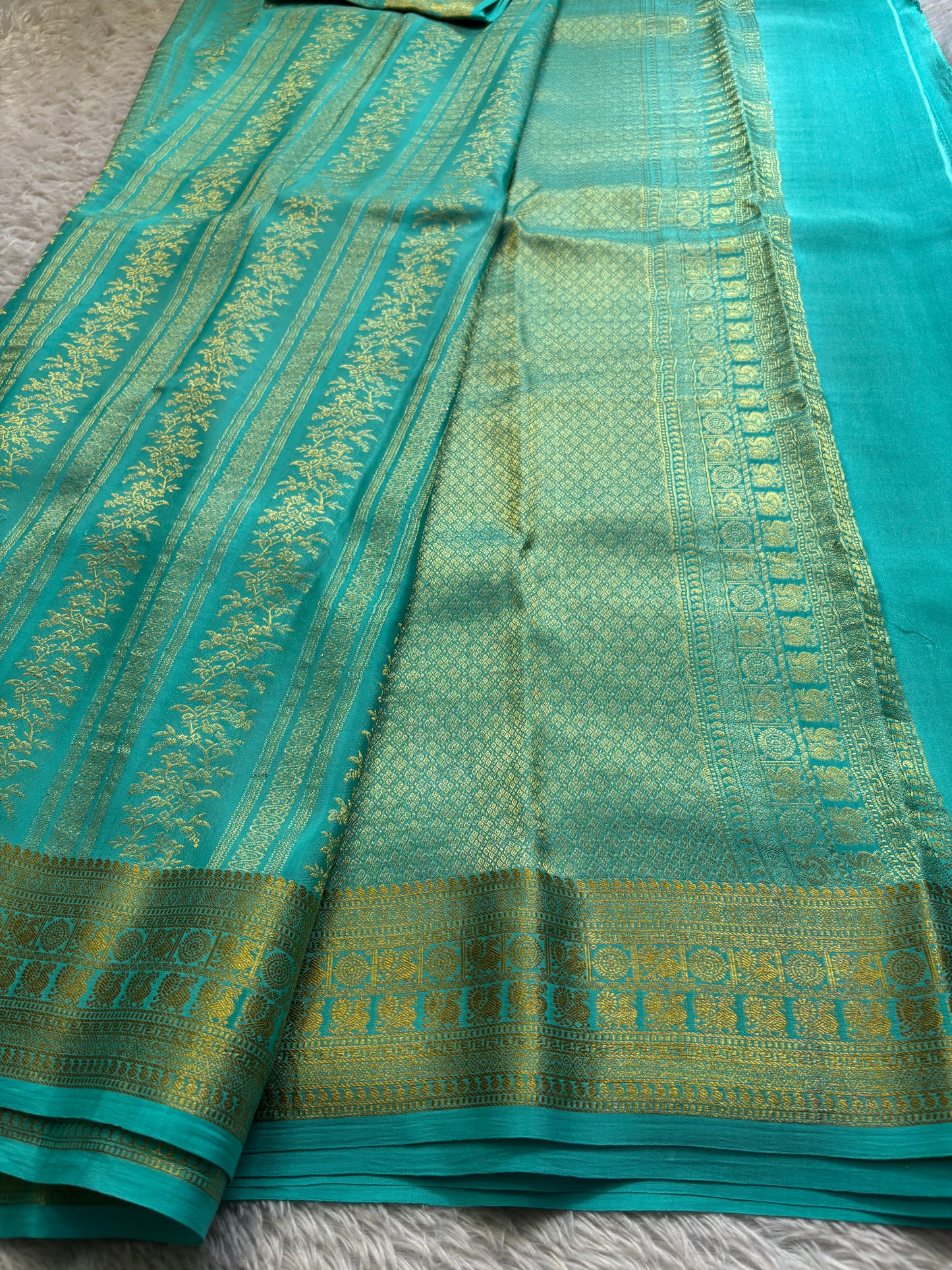 Vydurya : Solid Aqua blue