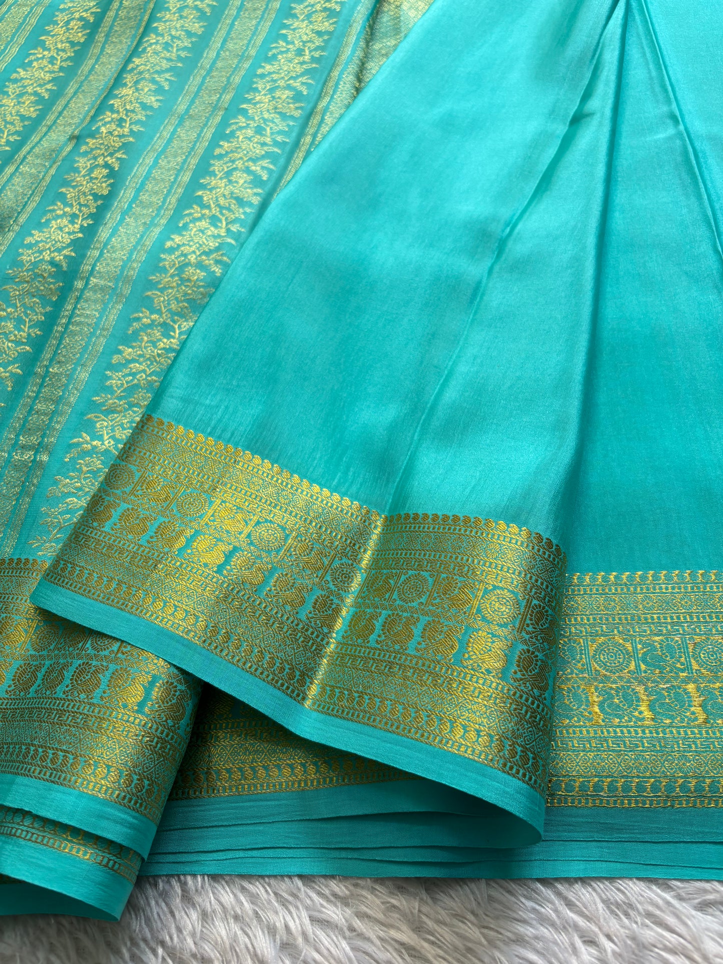 Vydurya : Solid Aqua blue