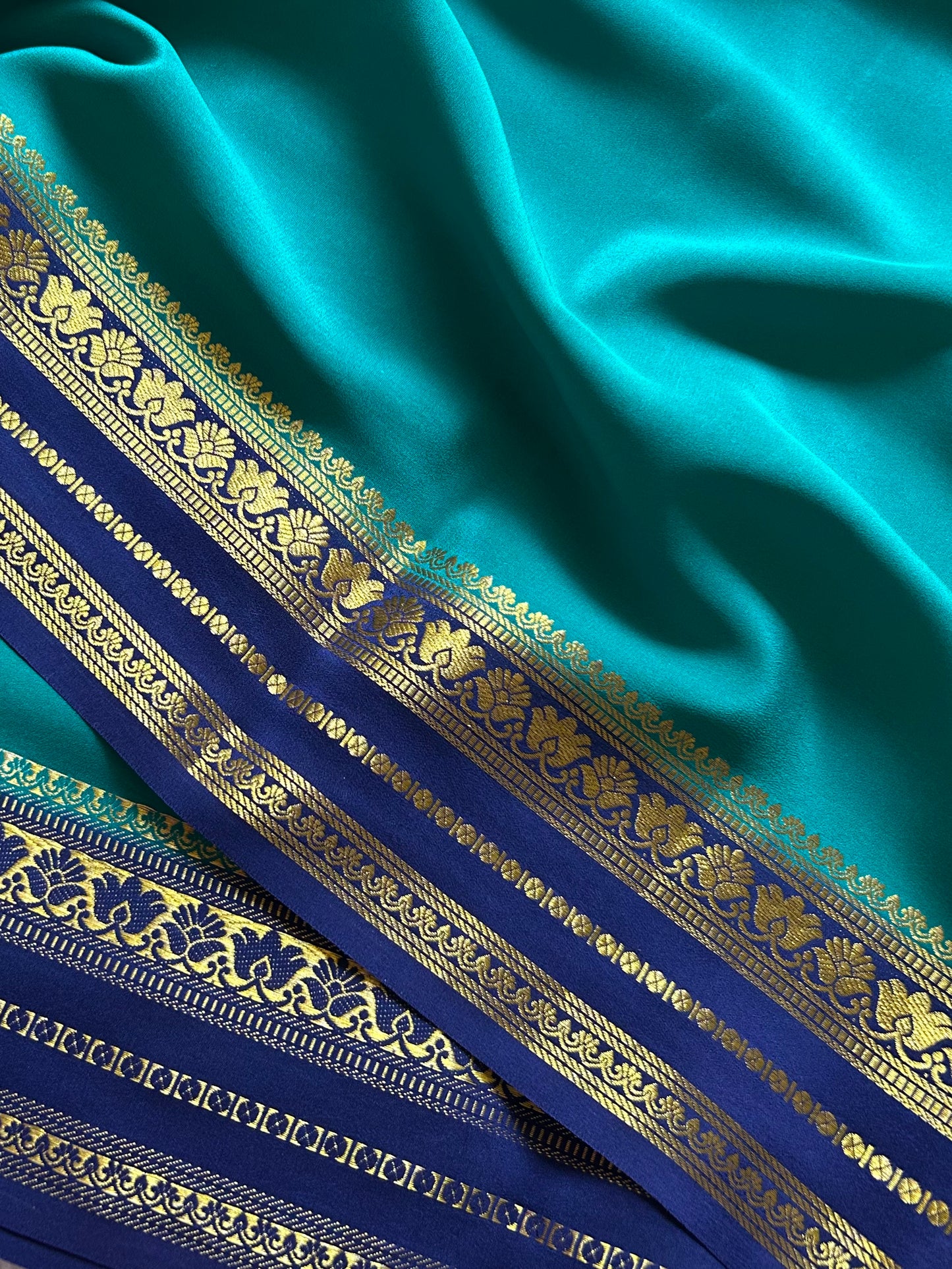 Padmaja (2D) : Rama green-navy blue