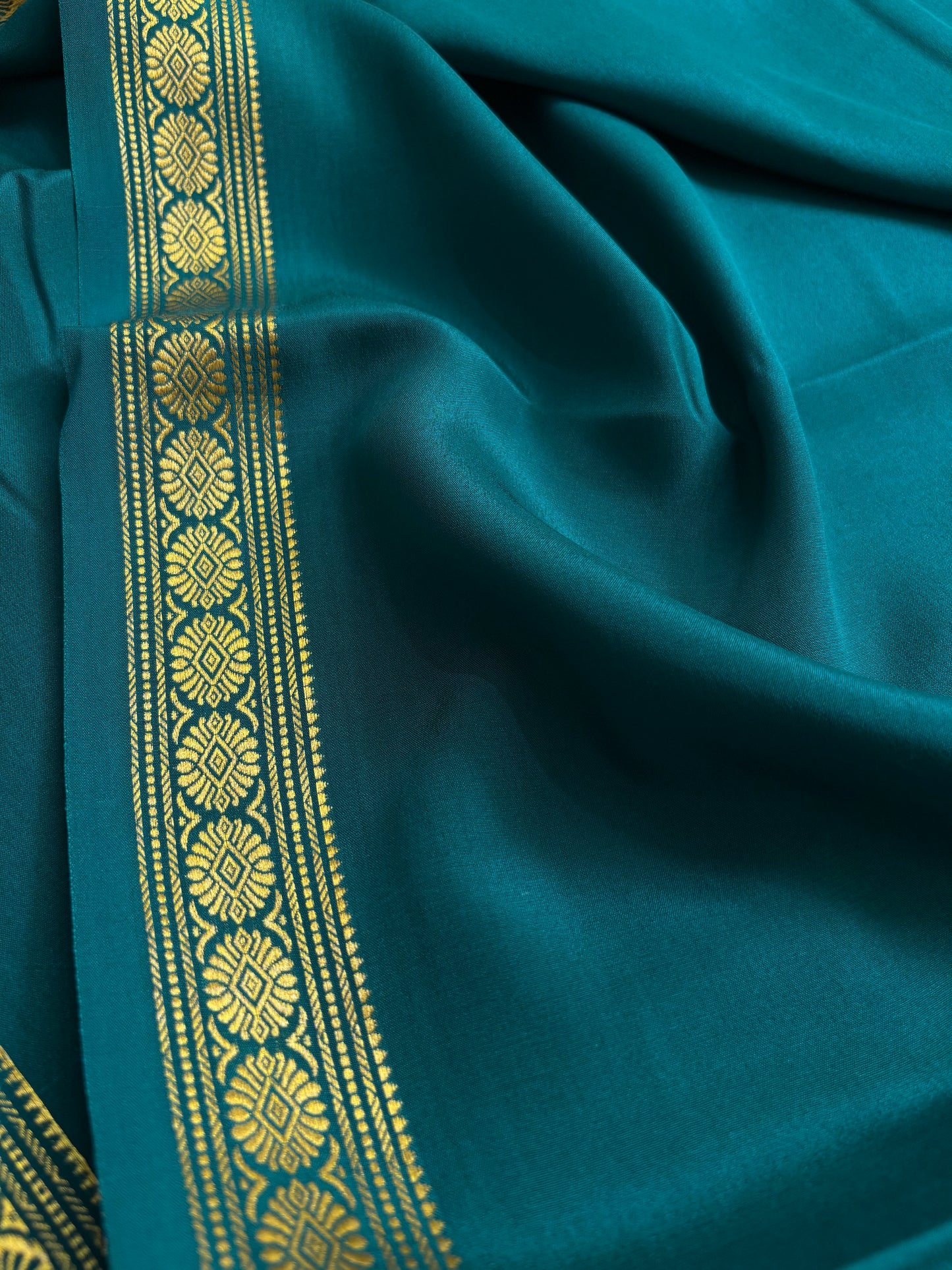 Chandrika : Solid Teal blue