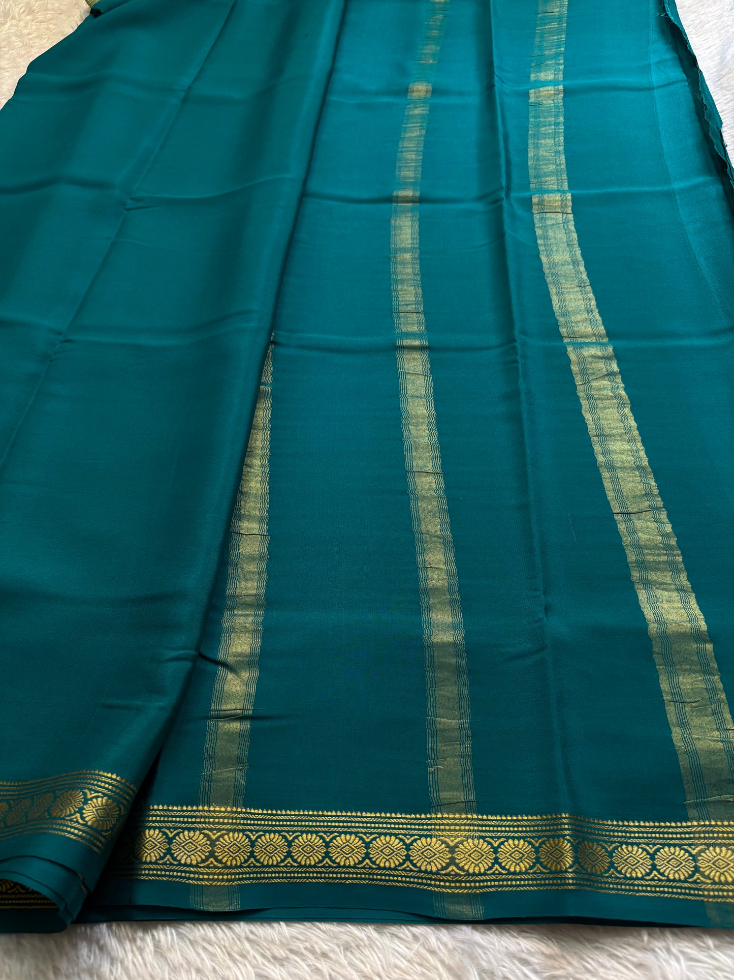 Chandrika : Solid Teal blue