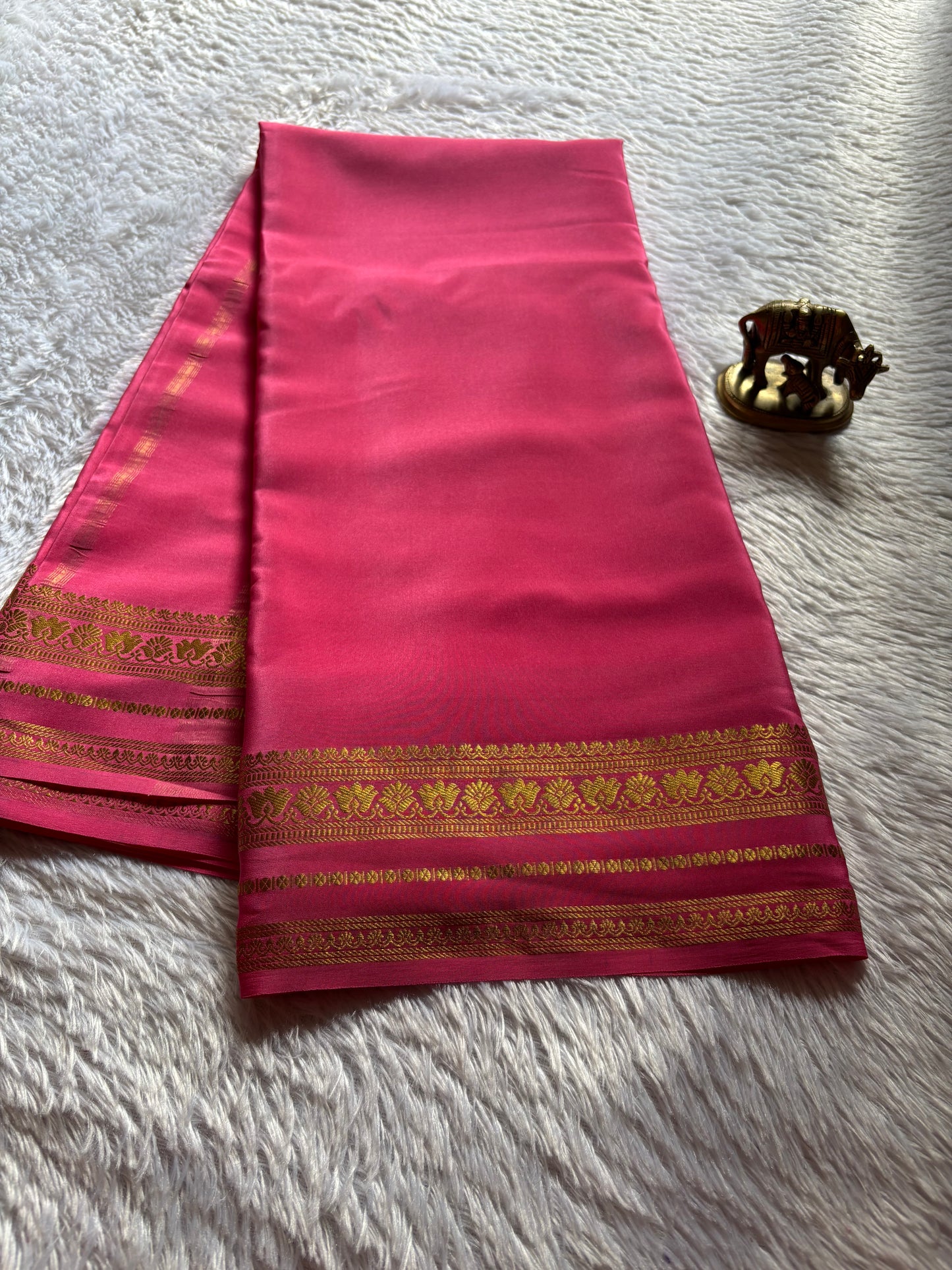 Padmaja : Solid Hot pink