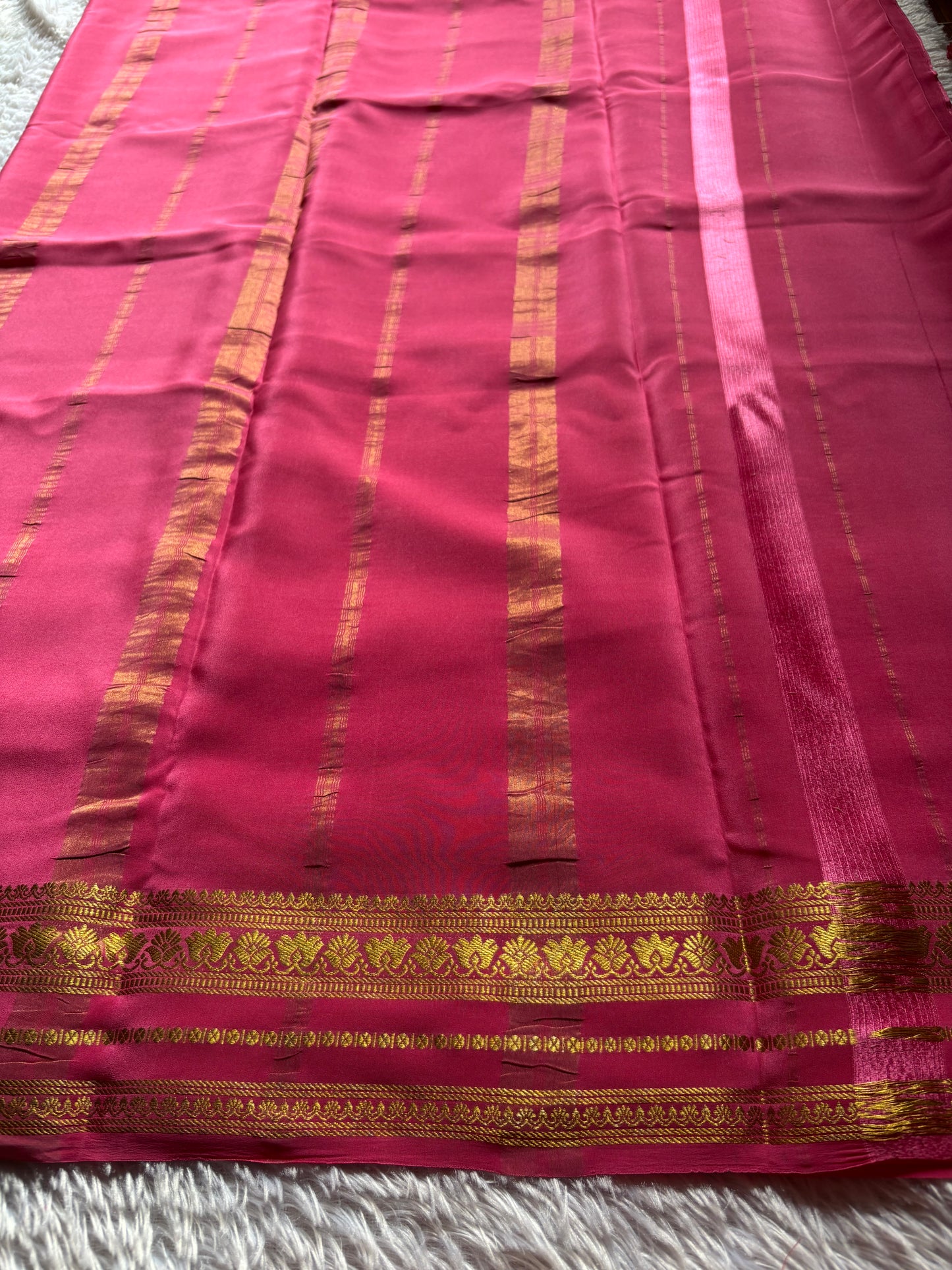 Padmaja : Solid Hot pink