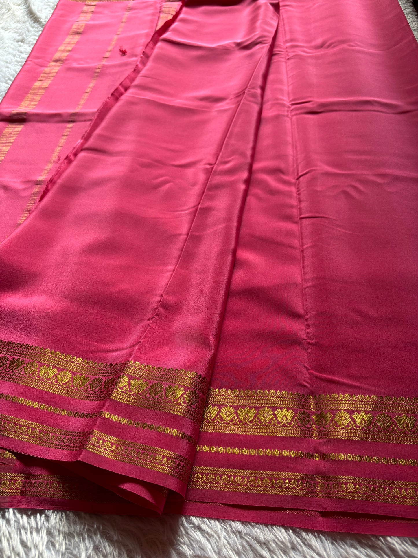 Padmaja : Solid Hot pink