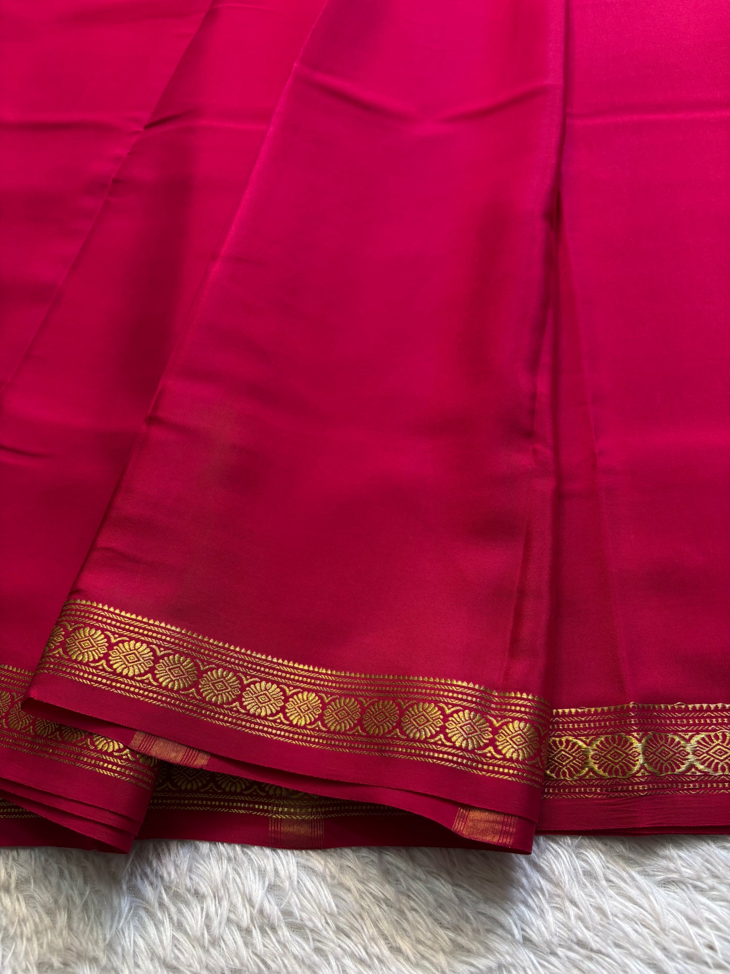 Chandrika : Solid Dark pink