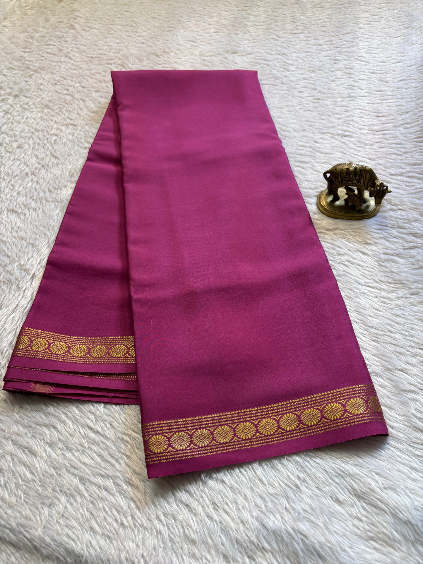Chandrika : Solid Magenta pink