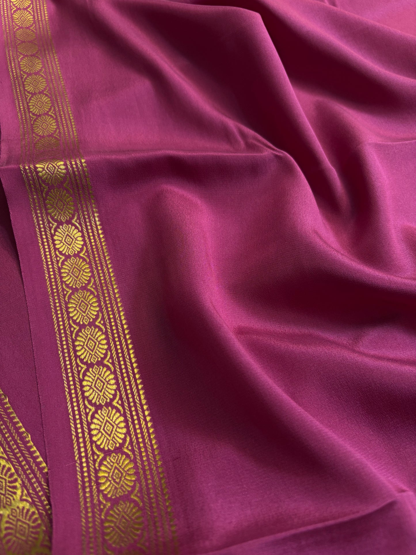 Chandrika : Solid Magenta pink