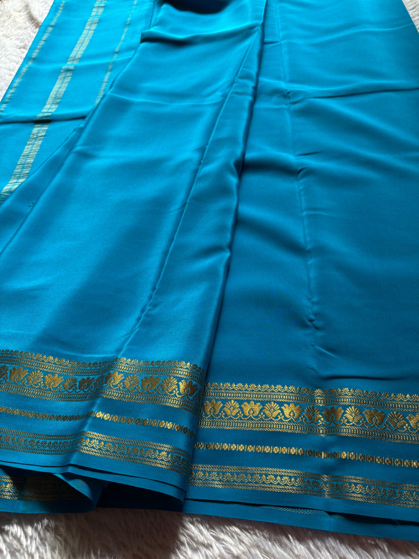 Padmaja : Solid Ananda blue