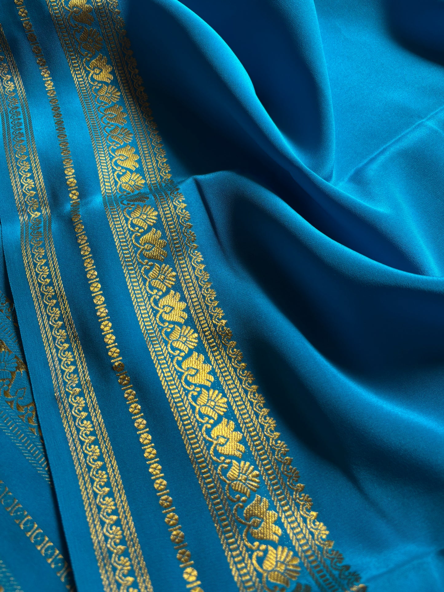 Padmaja : Solid Ananda blue